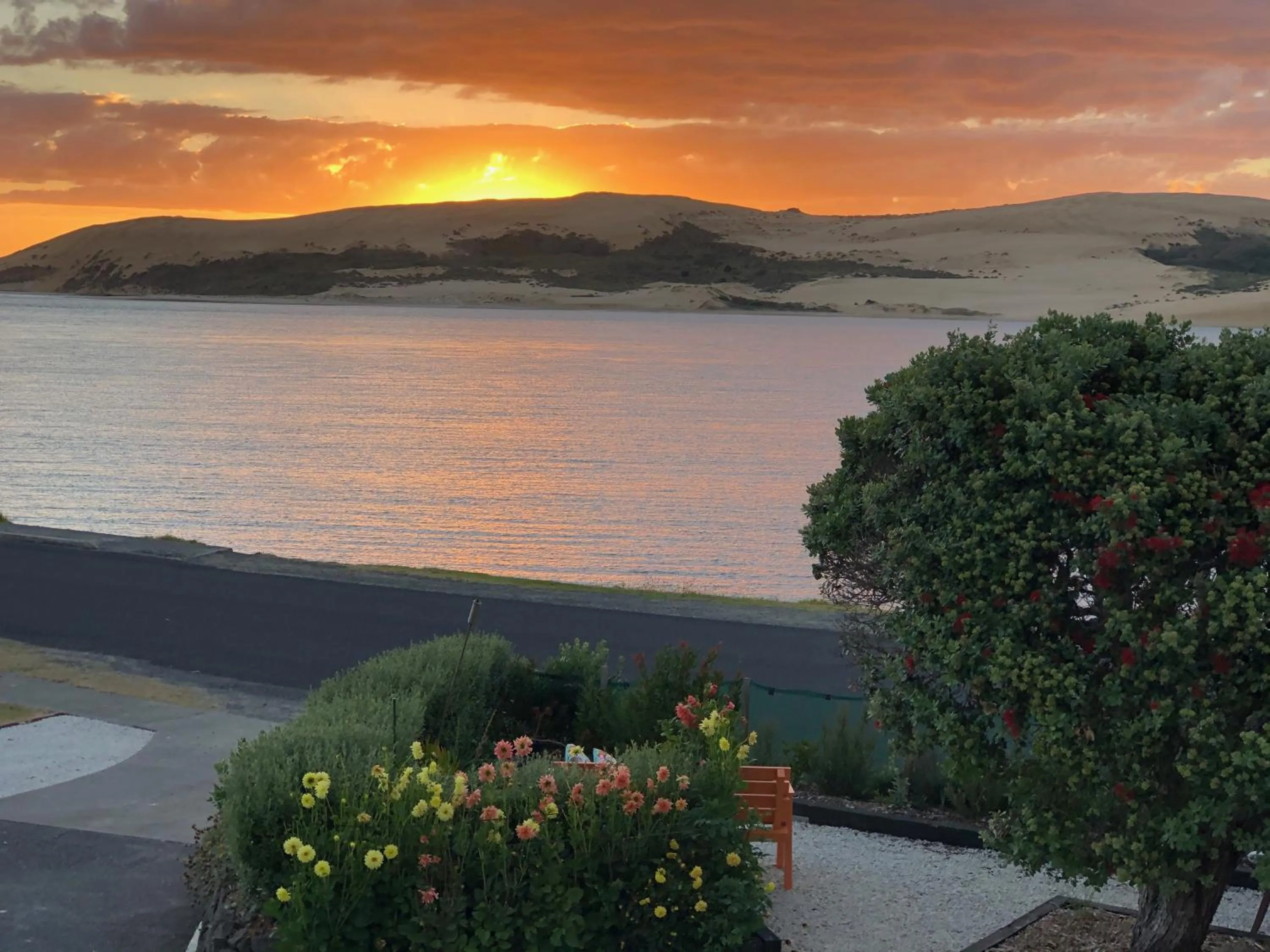 Sunset in Opononi Lighthouse Motel