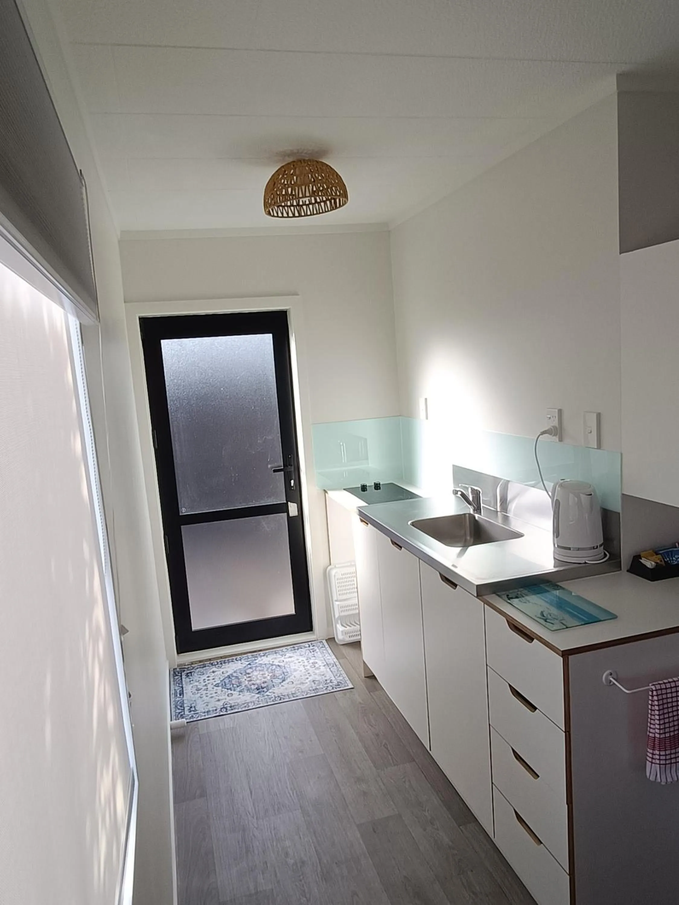 Kitchen or kitchenette in Opononi Lighthouse Motel