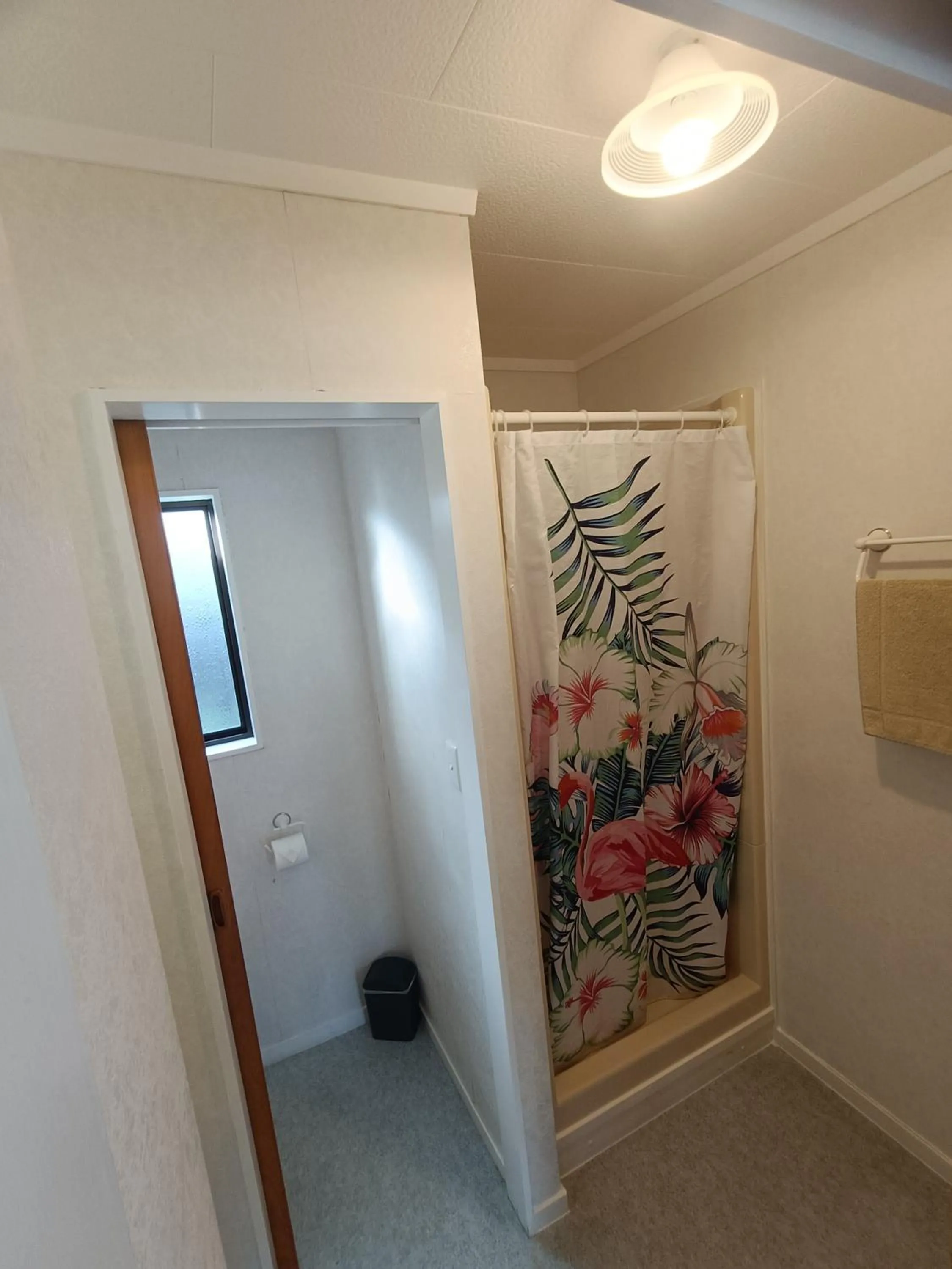 Bathroom in Opononi Lighthouse Motel