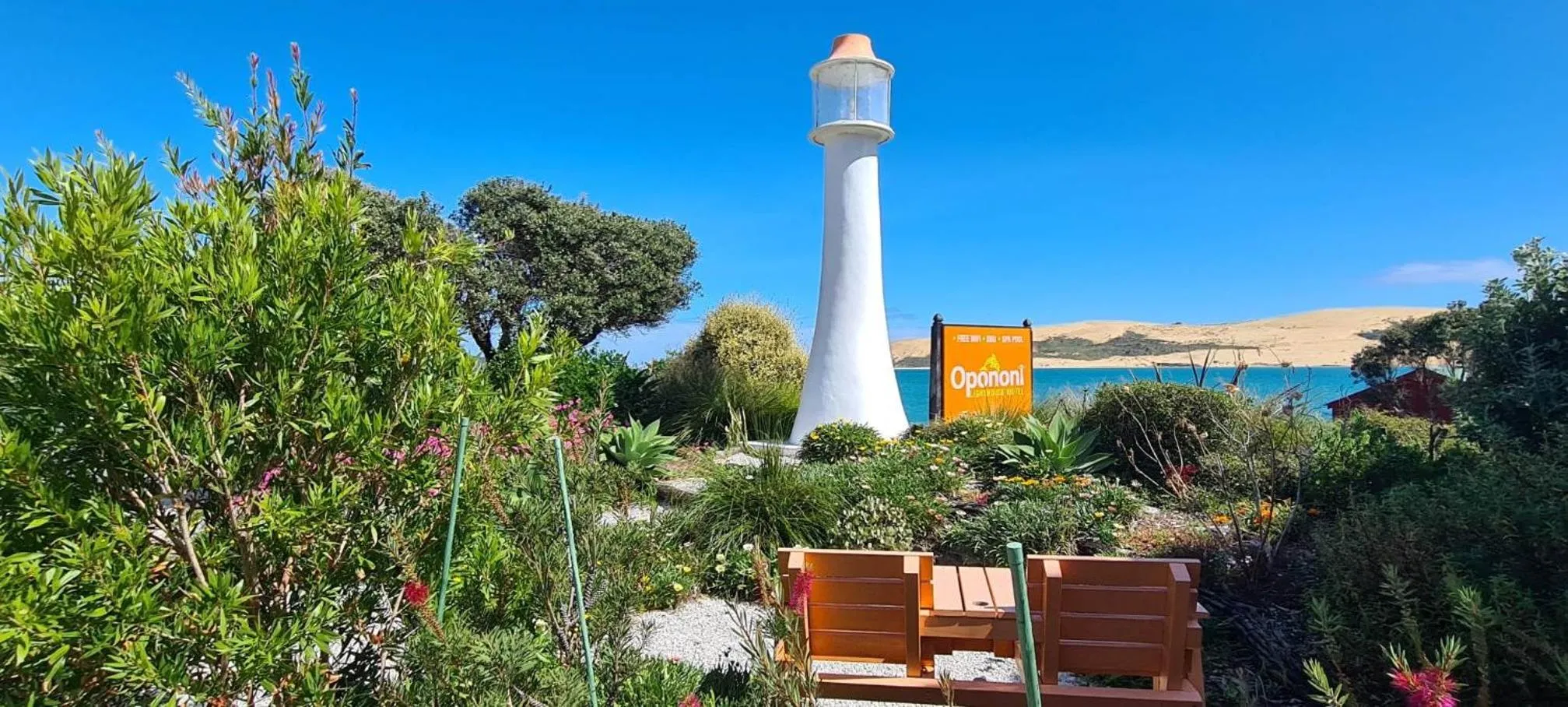 Garden in Opononi Lighthouse Motel