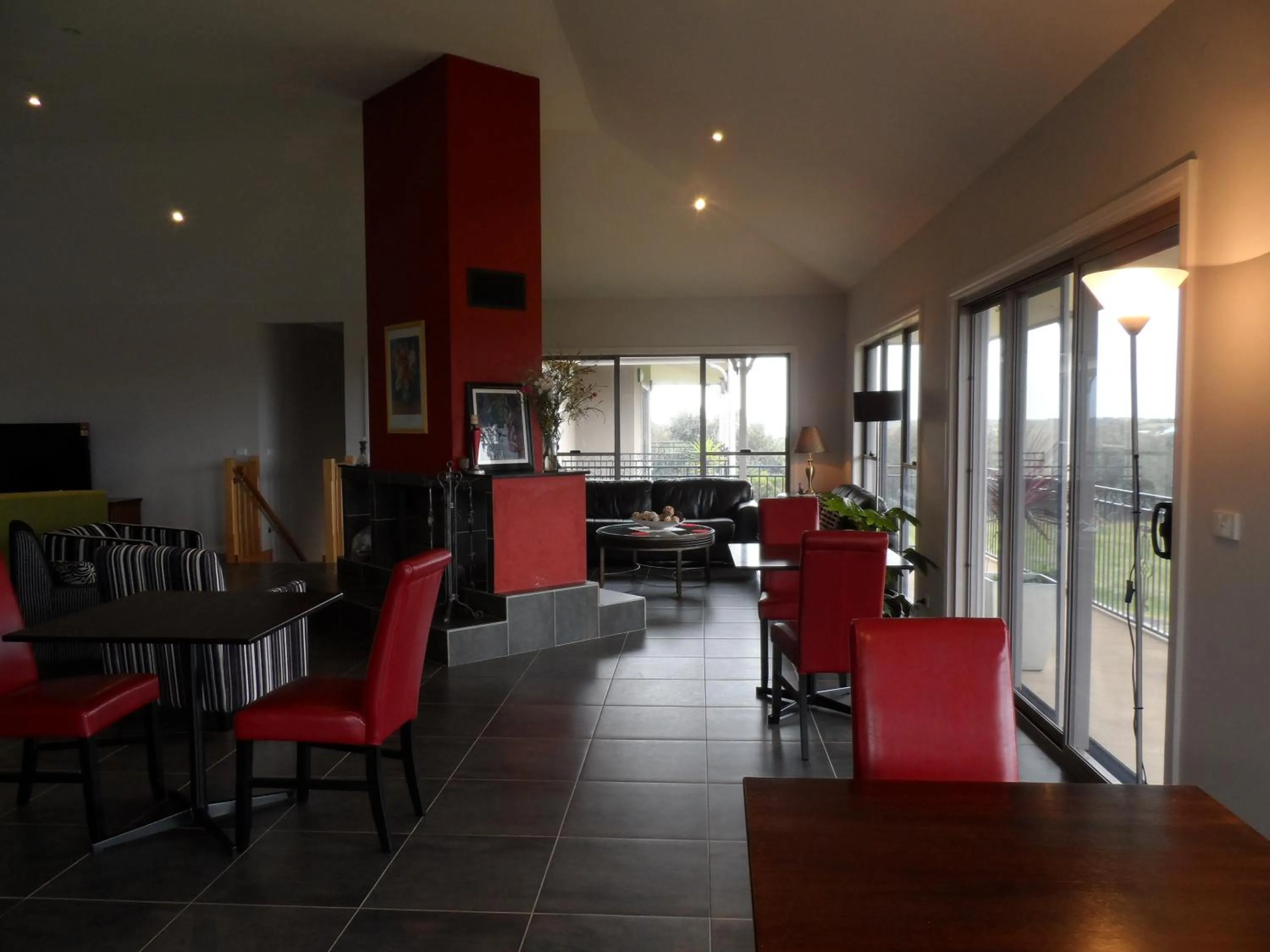 Restaurant/places to eat in Swan Lake Guest House