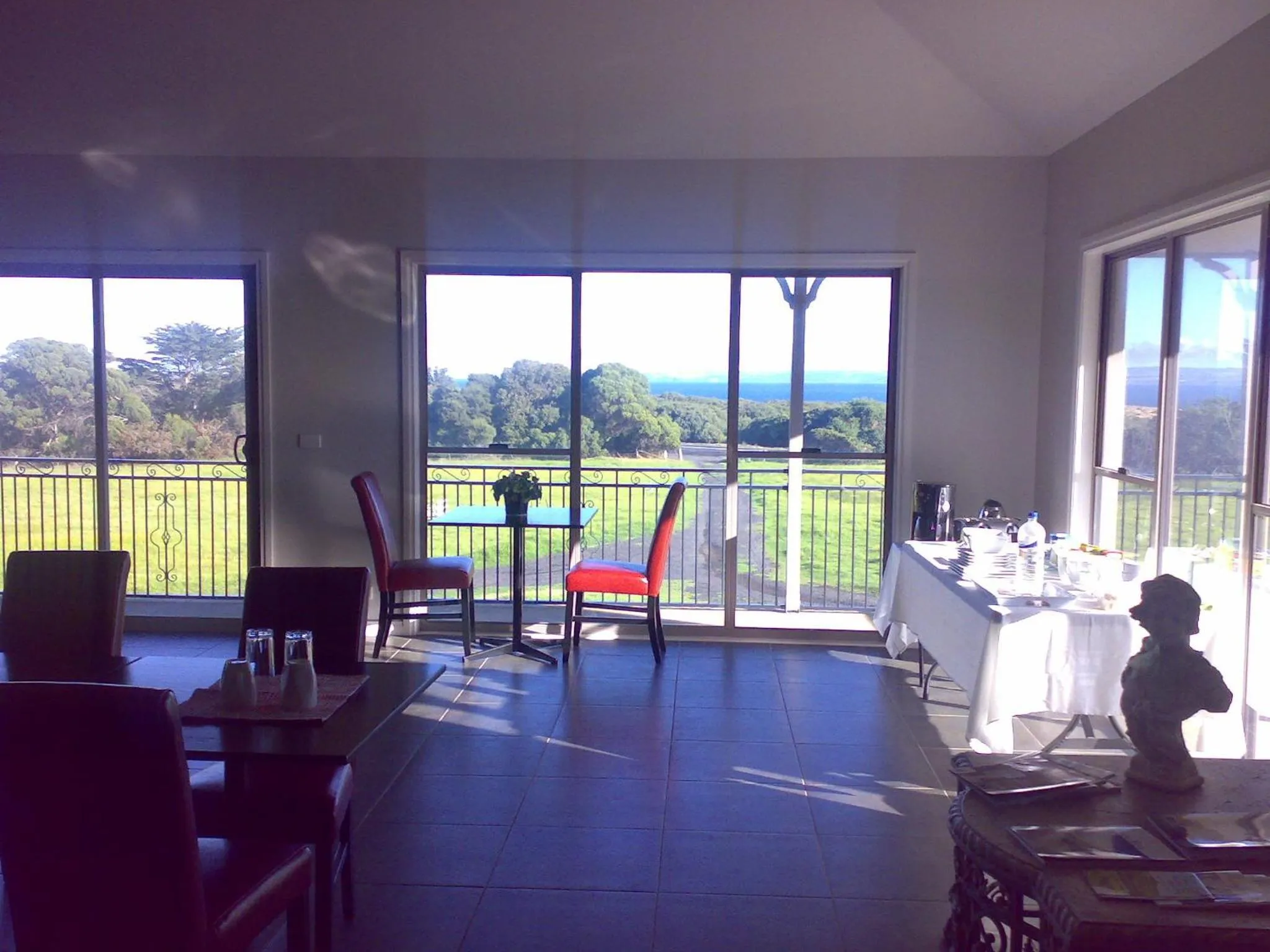 Restaurant/places to eat in Swan Lake Guest House