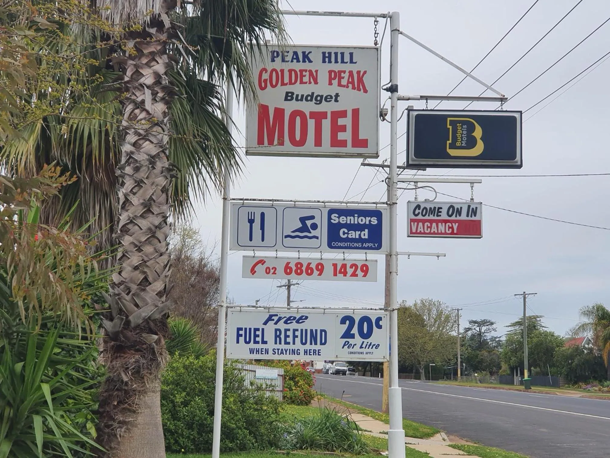 Golden Peak Motel PeakHill
