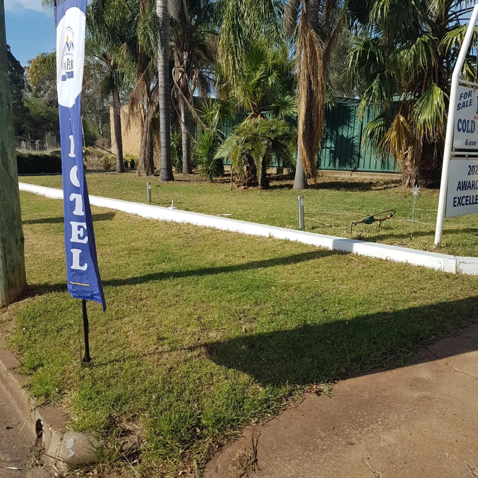 Golden Peak Motel PeakHill