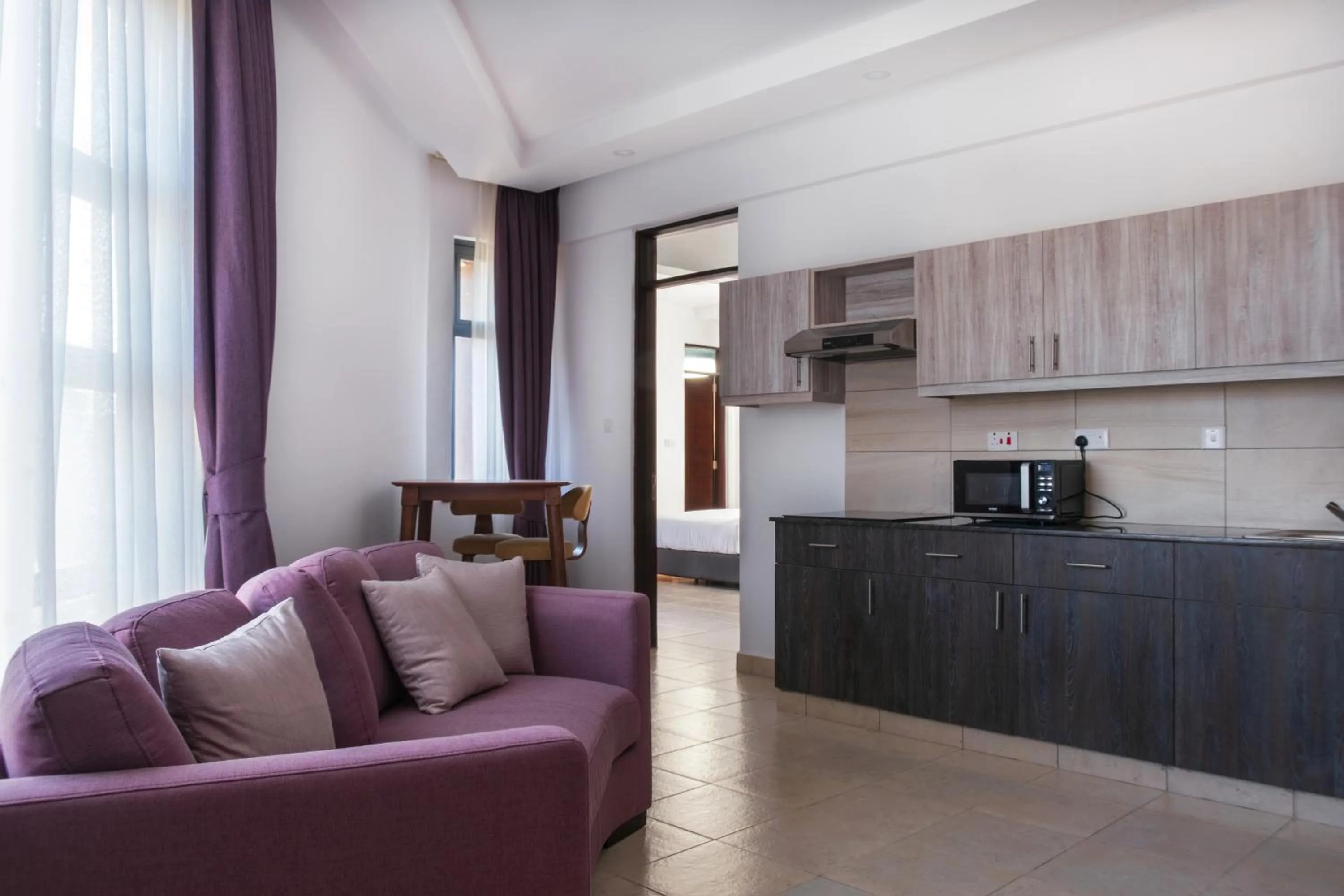 L'Aziz Suites - Near Aga Khan Hospital