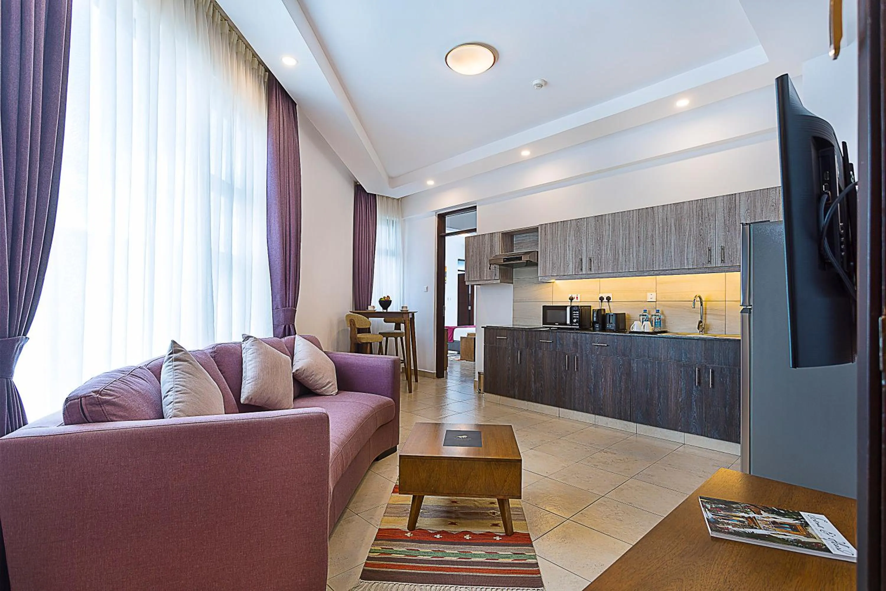 L'Aziz Suites - Near Aga Khan Hospital