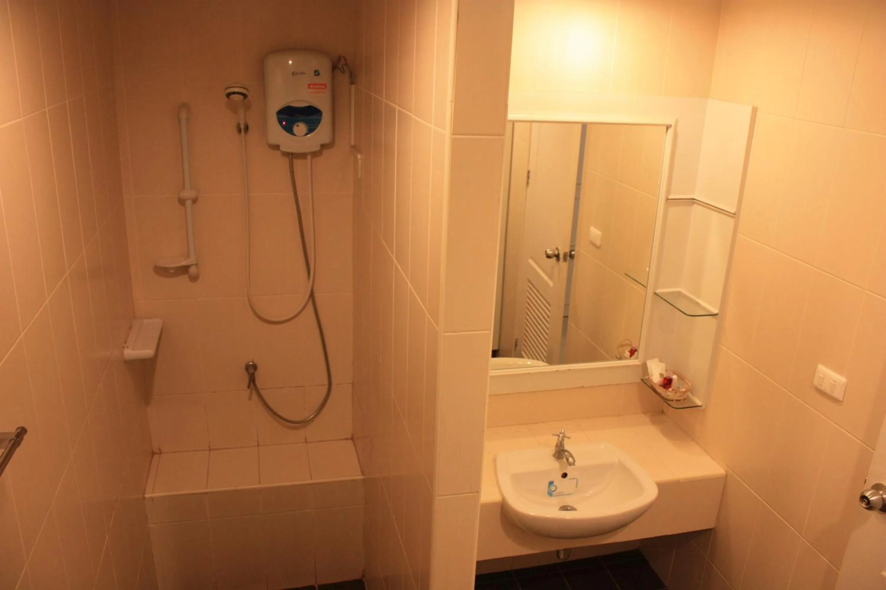 Bathroom in Phuket Racha Kata Homestay