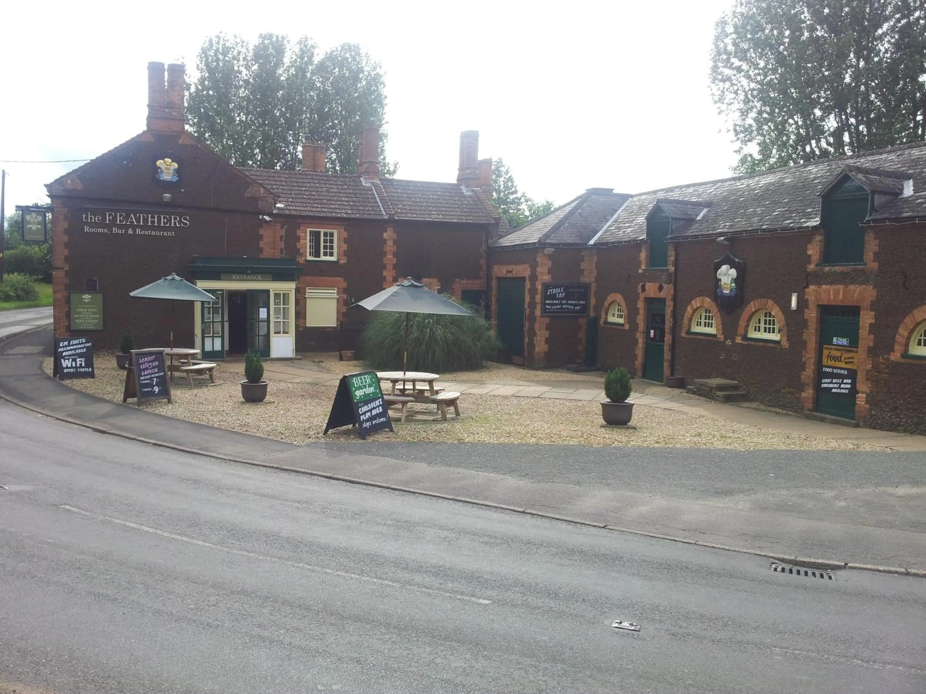 Property building in The Feathers