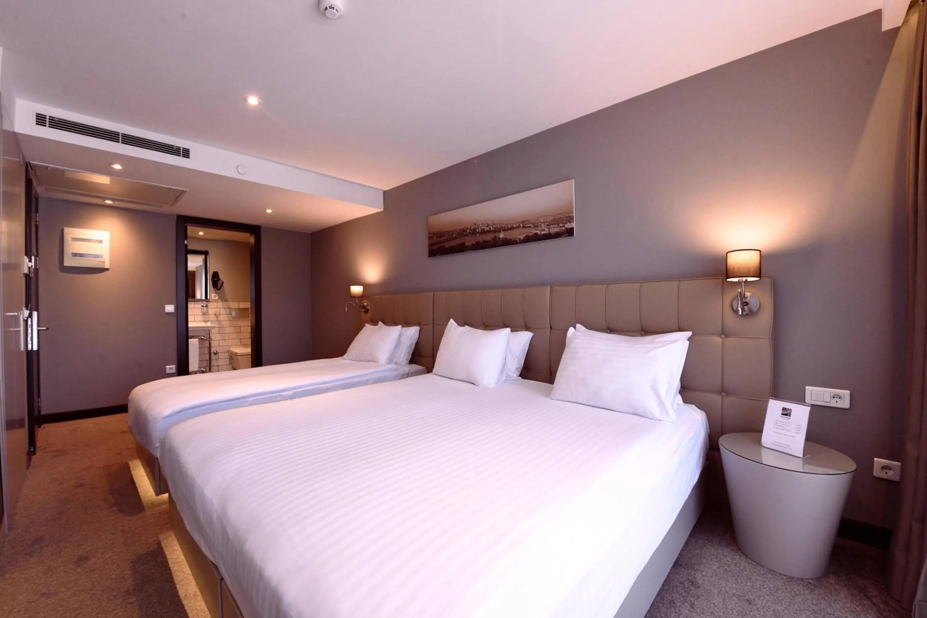 Photo of the whole room, Bed in Inncity Hotel Nisantasi