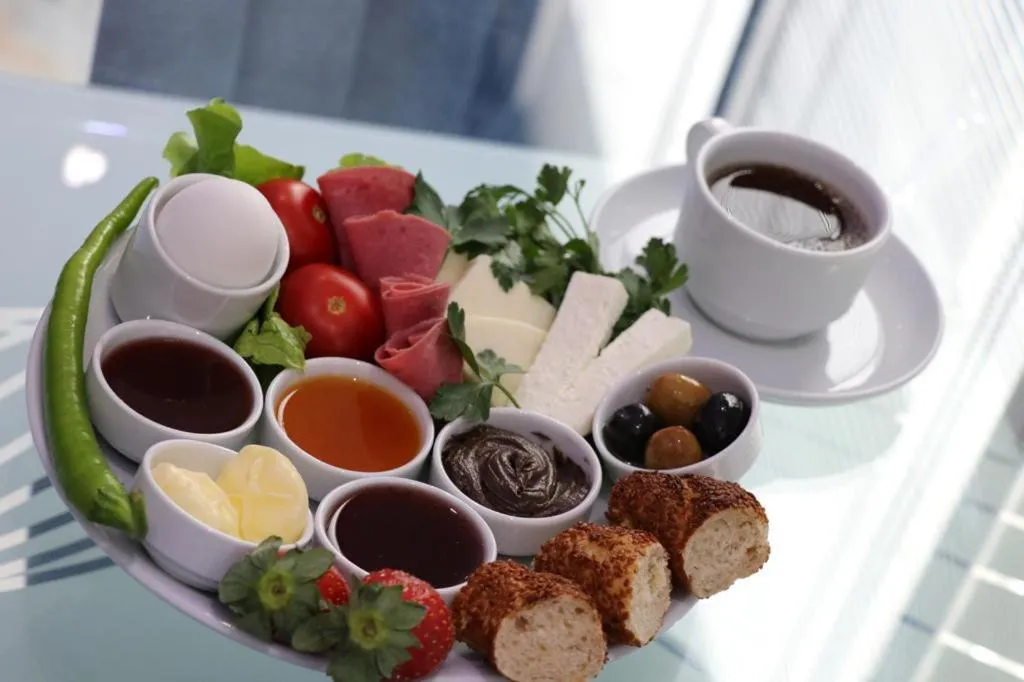 Breakfast in Golden Apple Hotel