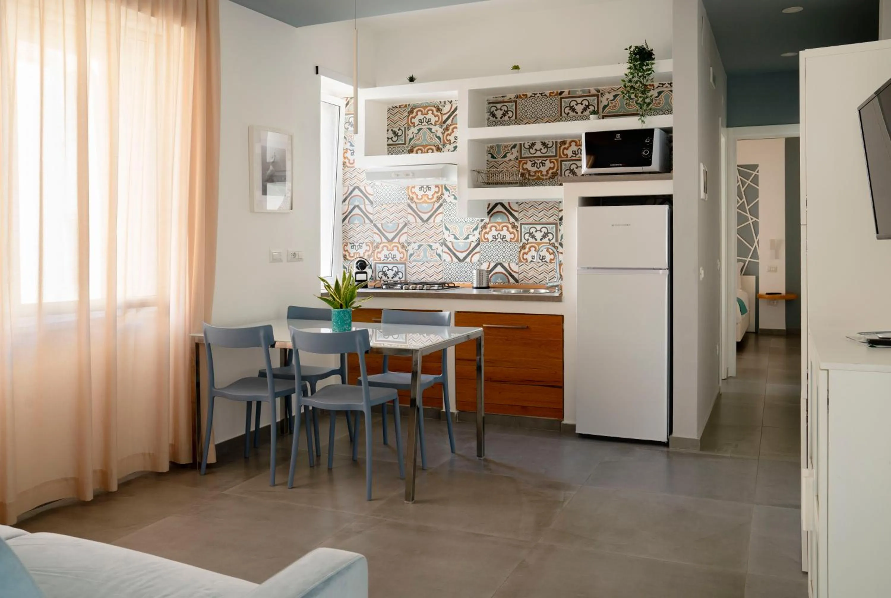 Kitchen or kitchenette in La Via del Mare