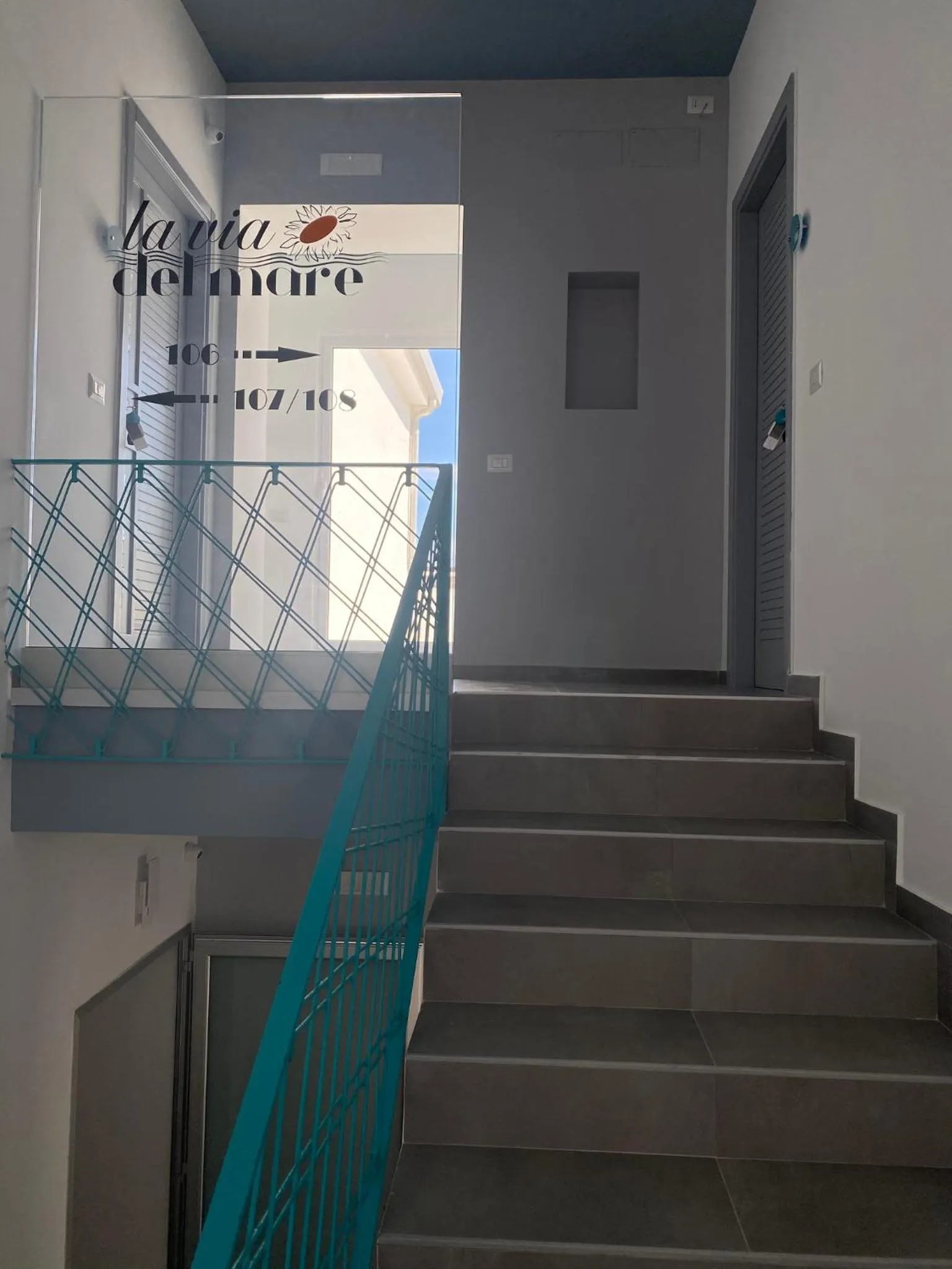 Decorative detail in La Via del Mare