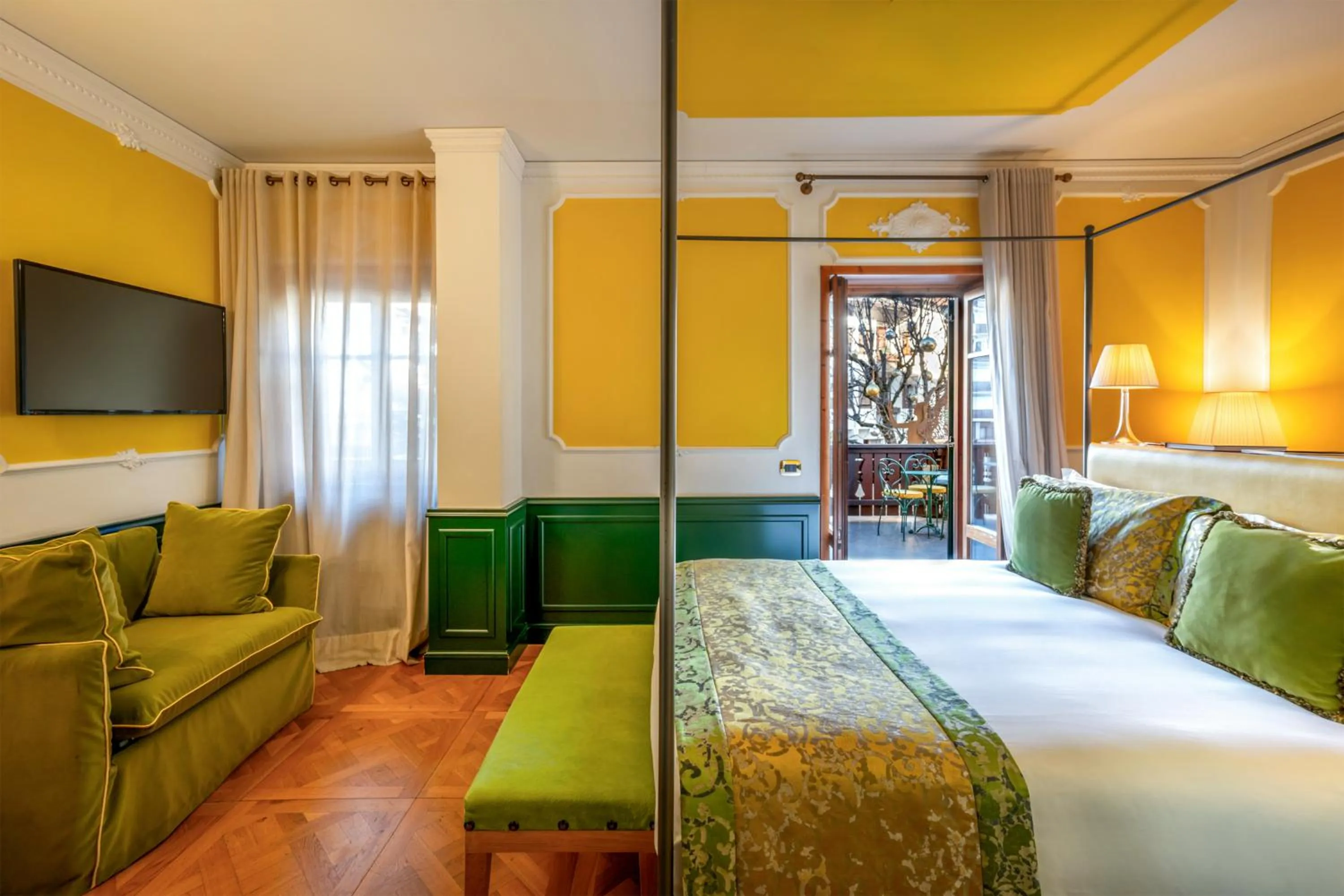 Bedroom, Bed in Ambra Cortina Luxury&Fashion Hotel