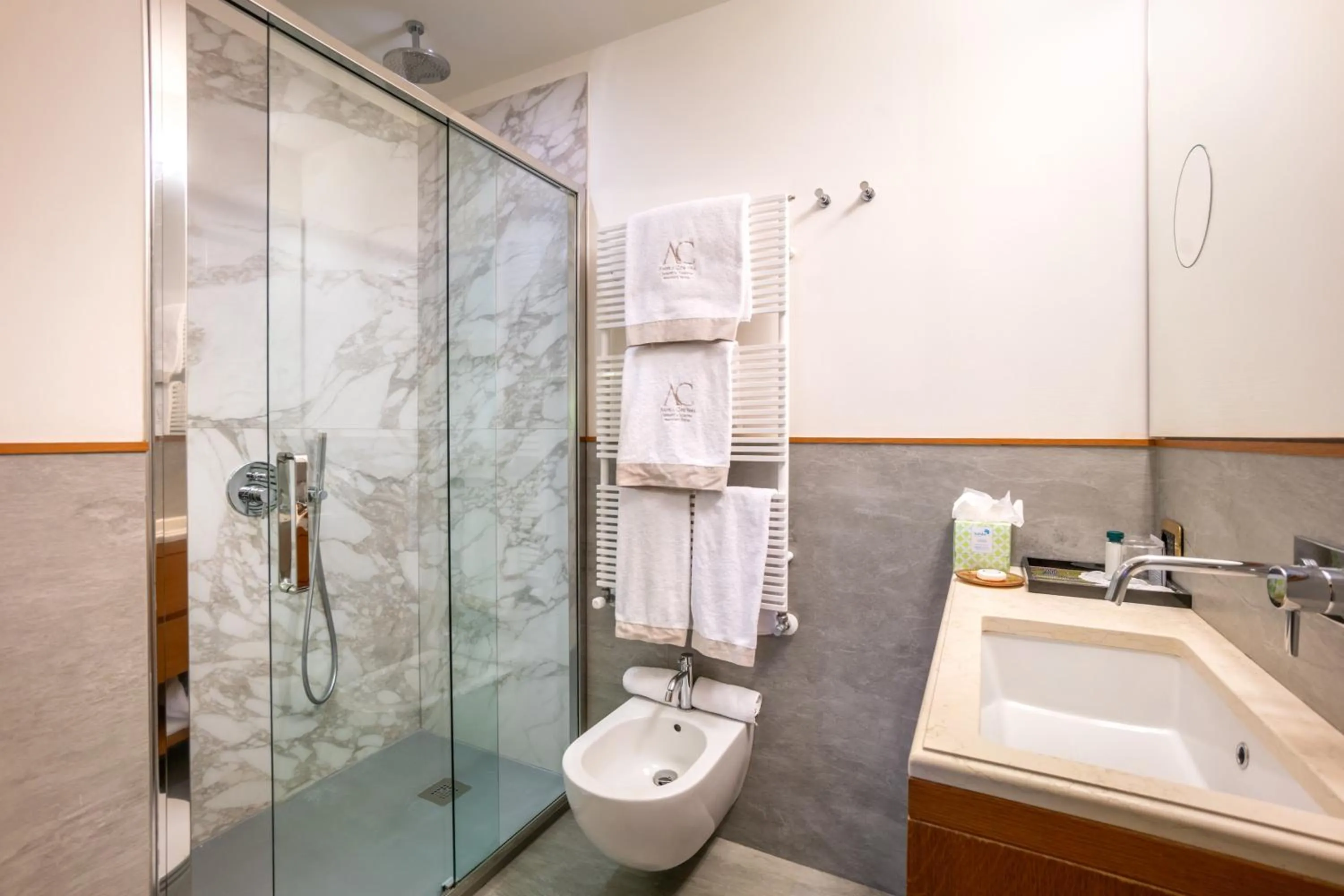 Shower in Ambra Cortina Luxury&Fashion Hotel