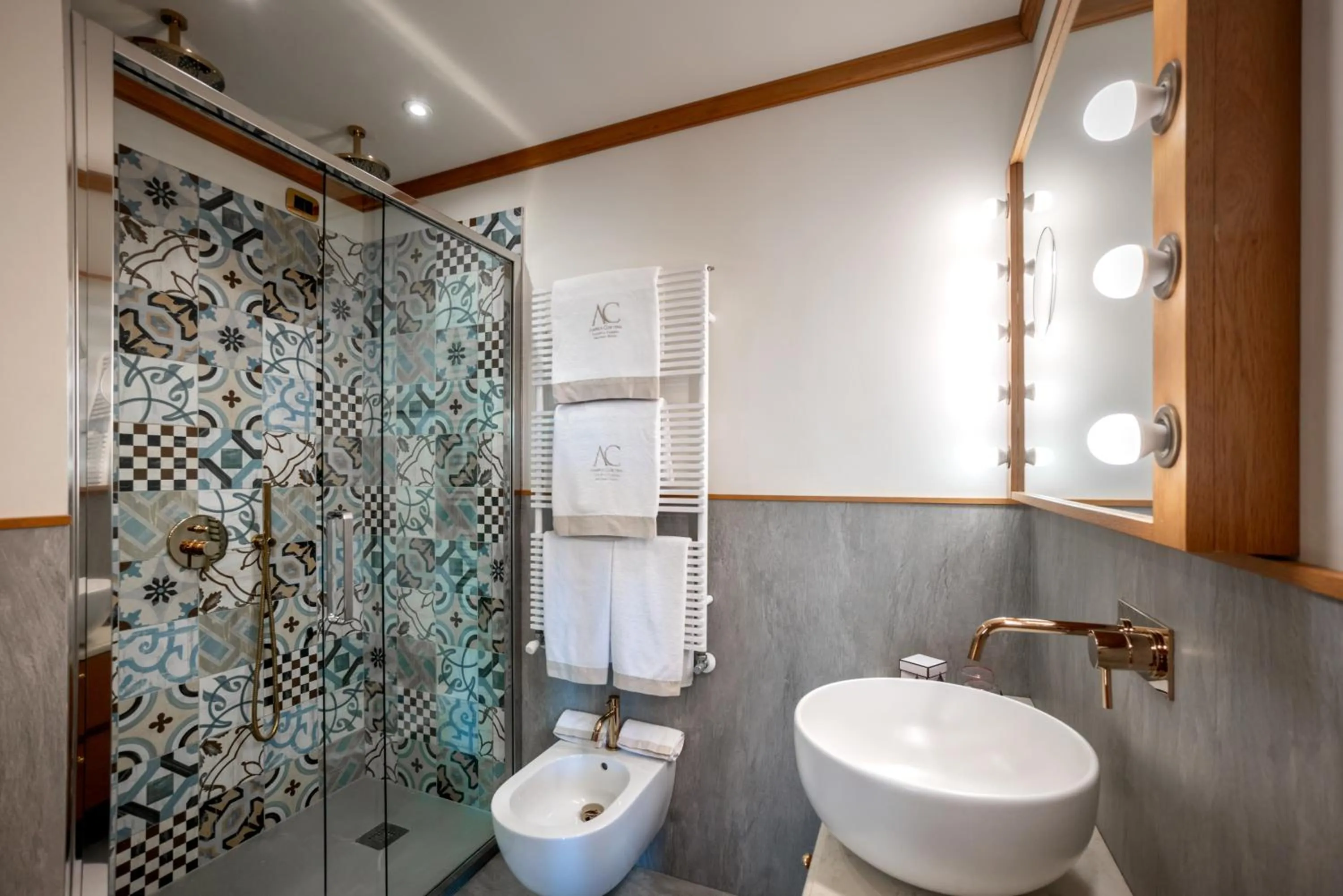 Shower in Ambra Cortina Luxury&Fashion Hotel