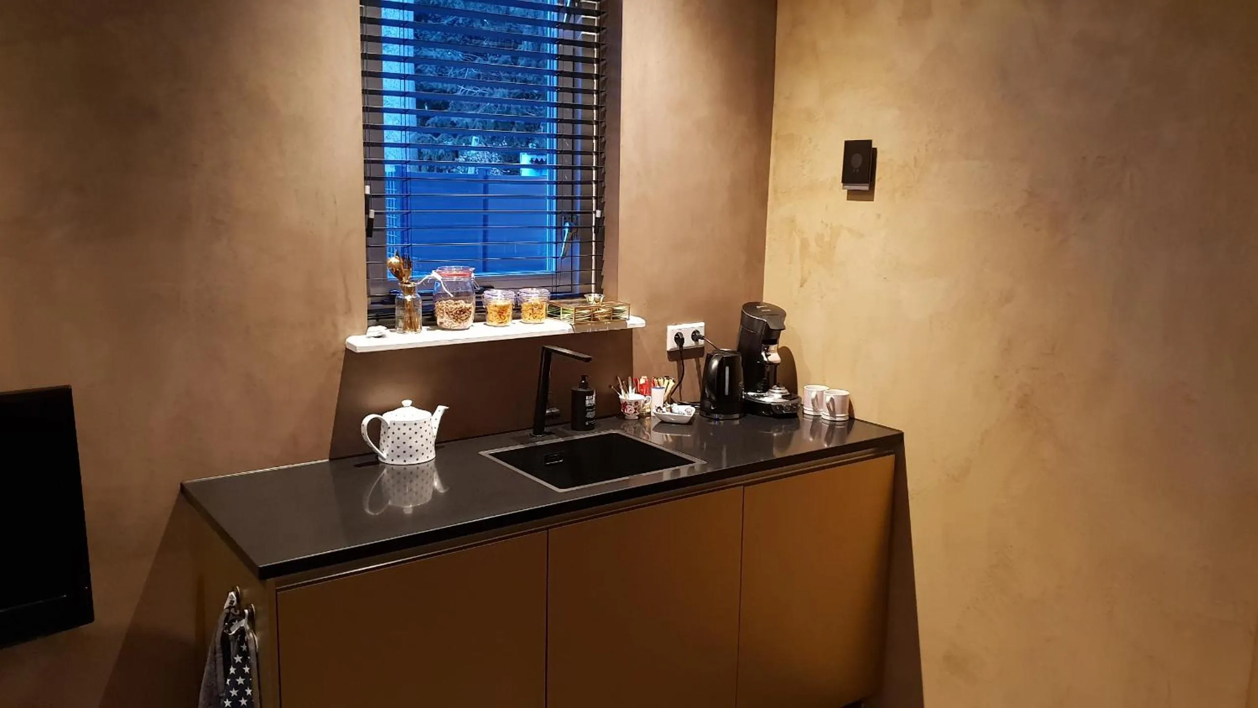 Coffee/tea facilities in Bed & Breakfast Coopz