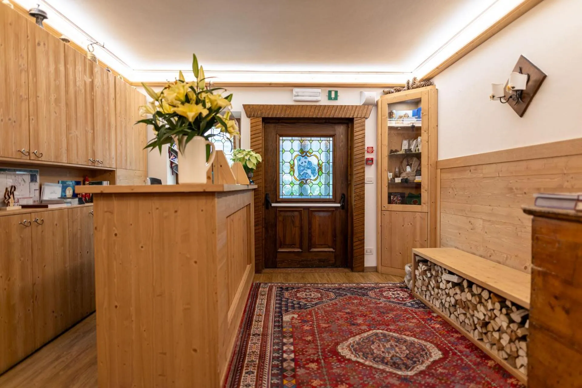 Lobby or reception in Hotel Panda Cortina- ricarica auto elettriche