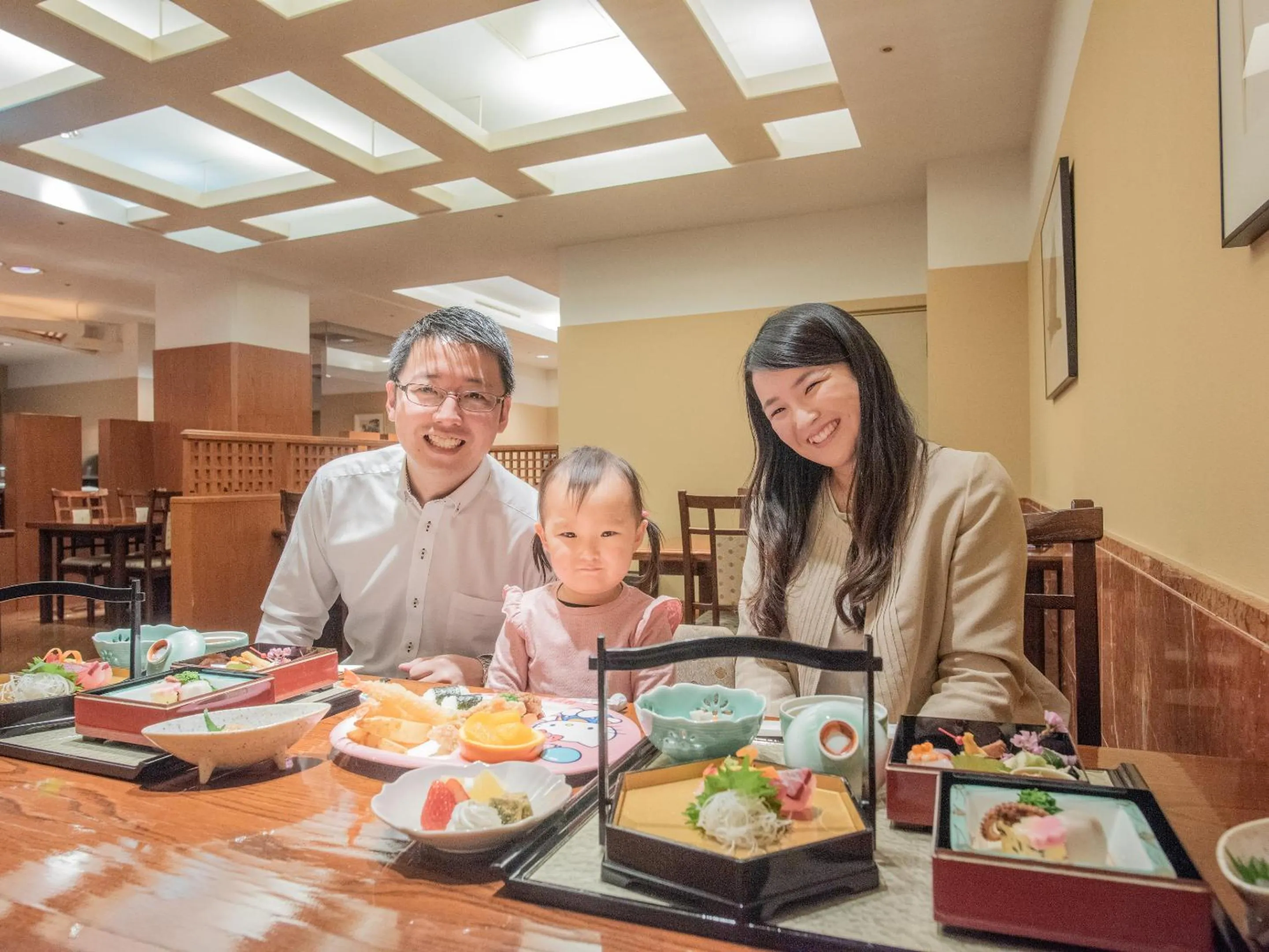 Restaurant/places to eat in Keio Plaza Hotel Tama