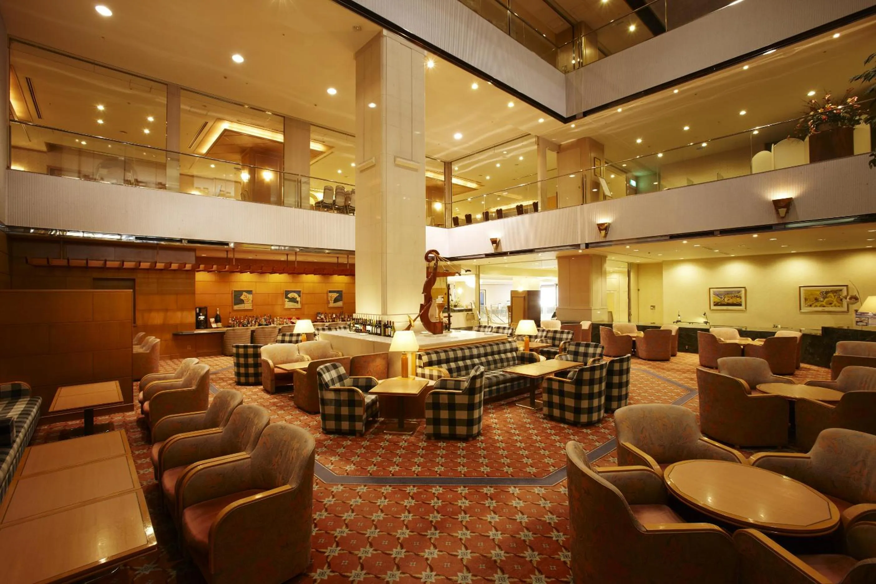Lobby or reception, Lounge/Bar in Keio Plaza Hotel Tama