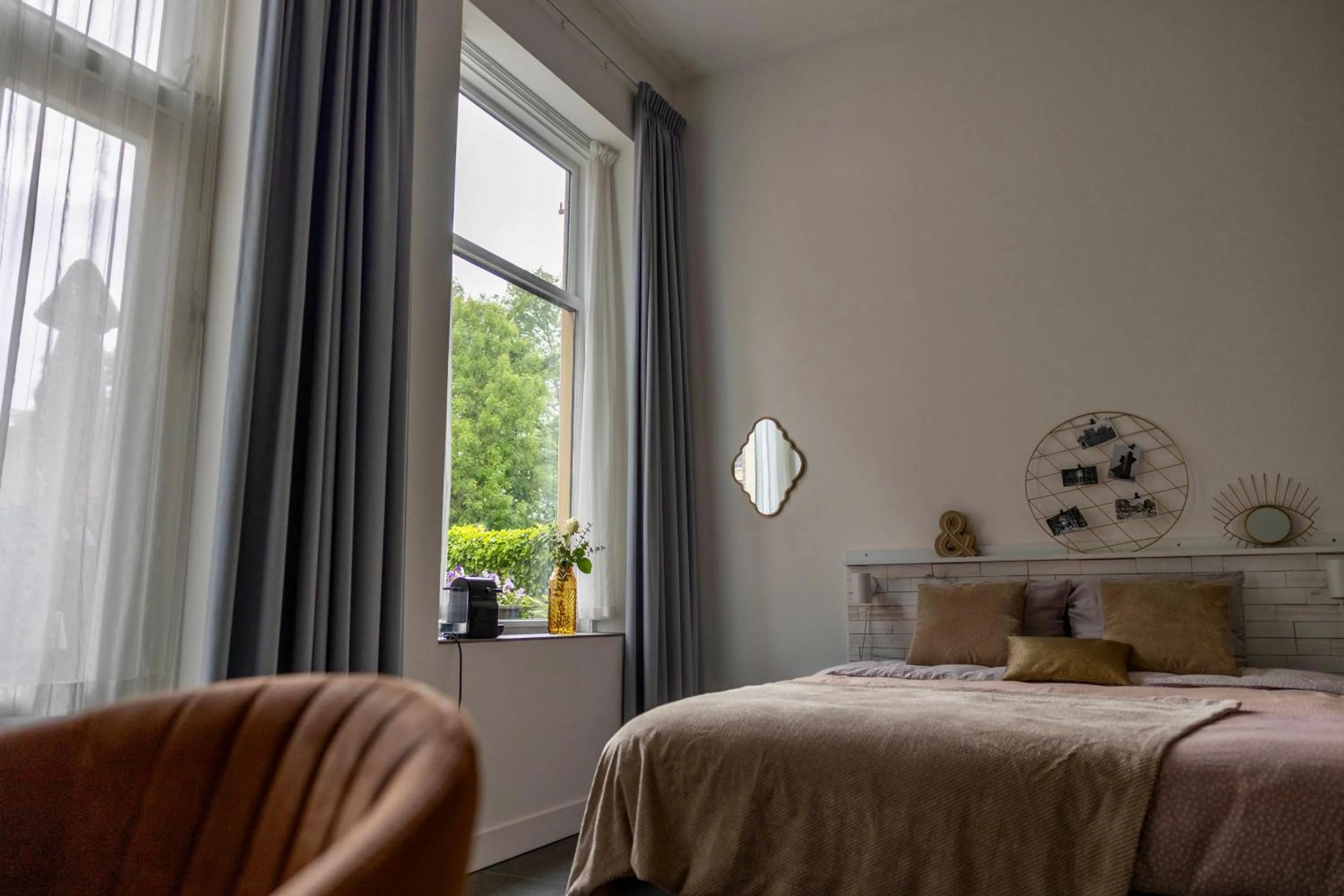 Bed in "In de Kloosterhof" Gratis privé parkeren