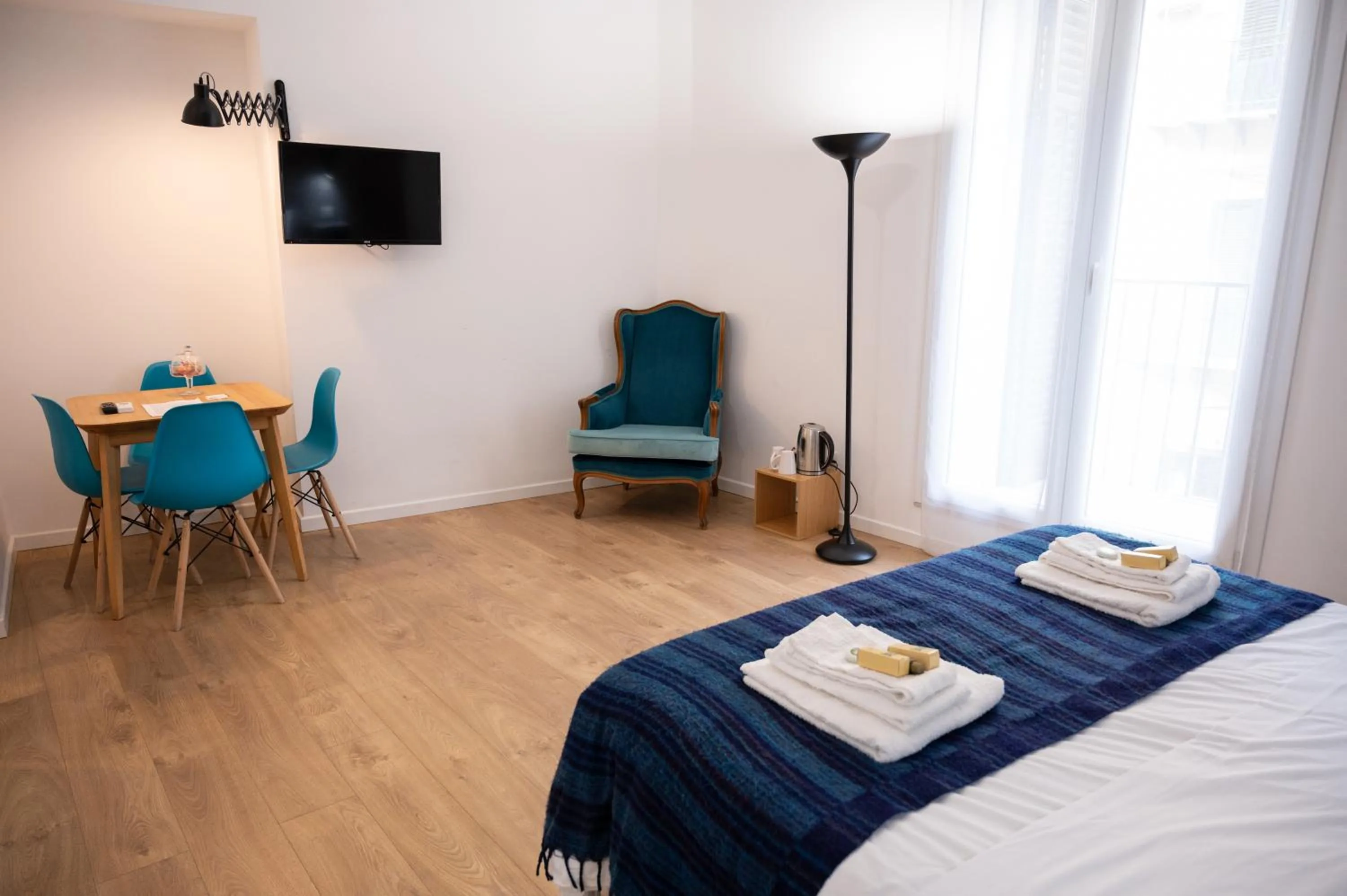 Seating area, Bed in Ai Tre Mercati