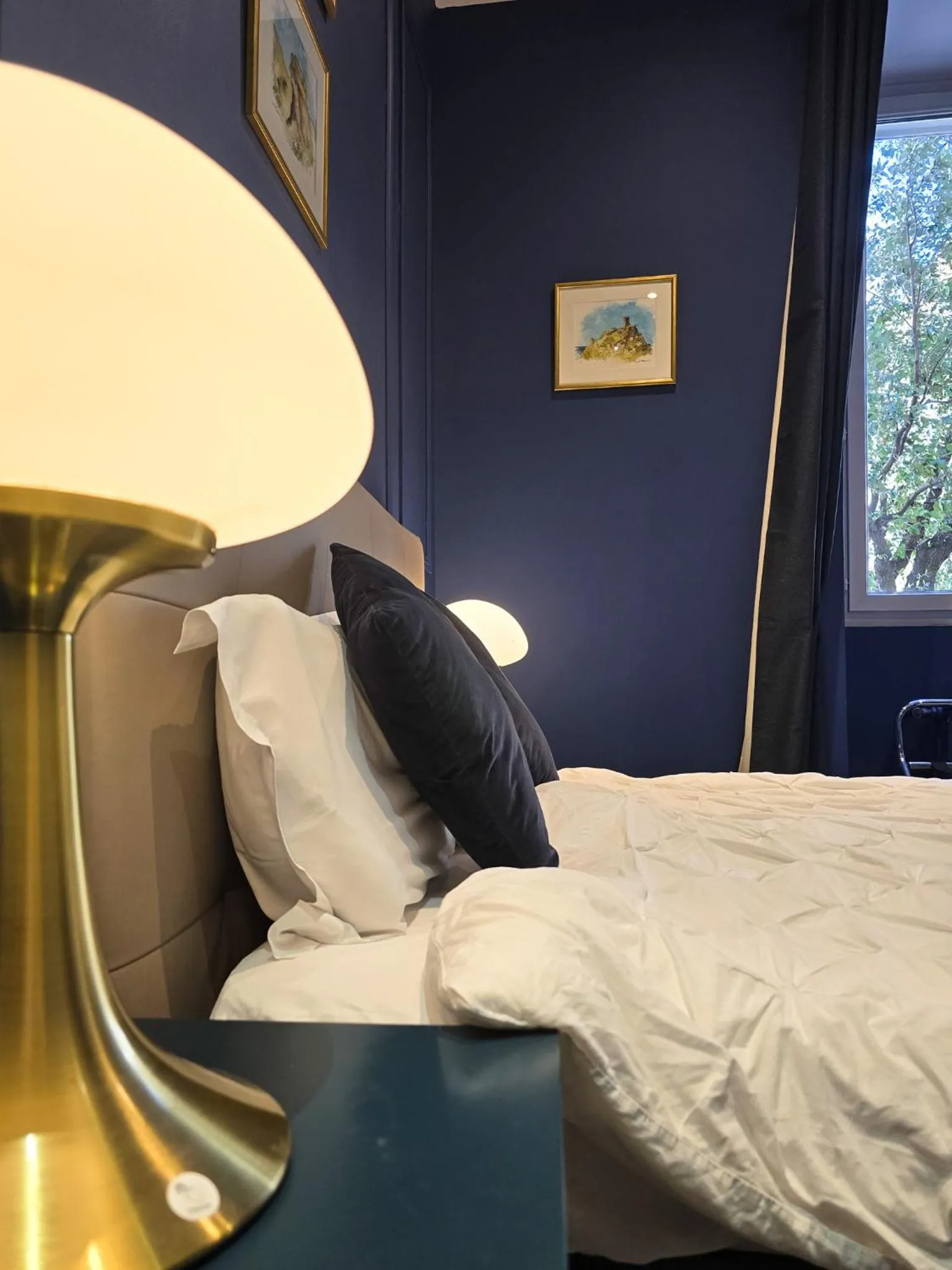 Bed in Hôtel Les Voyageurs