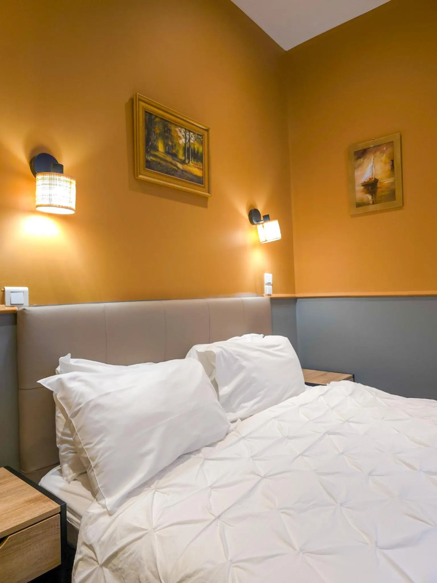 Bed in Hôtel Les Voyageurs