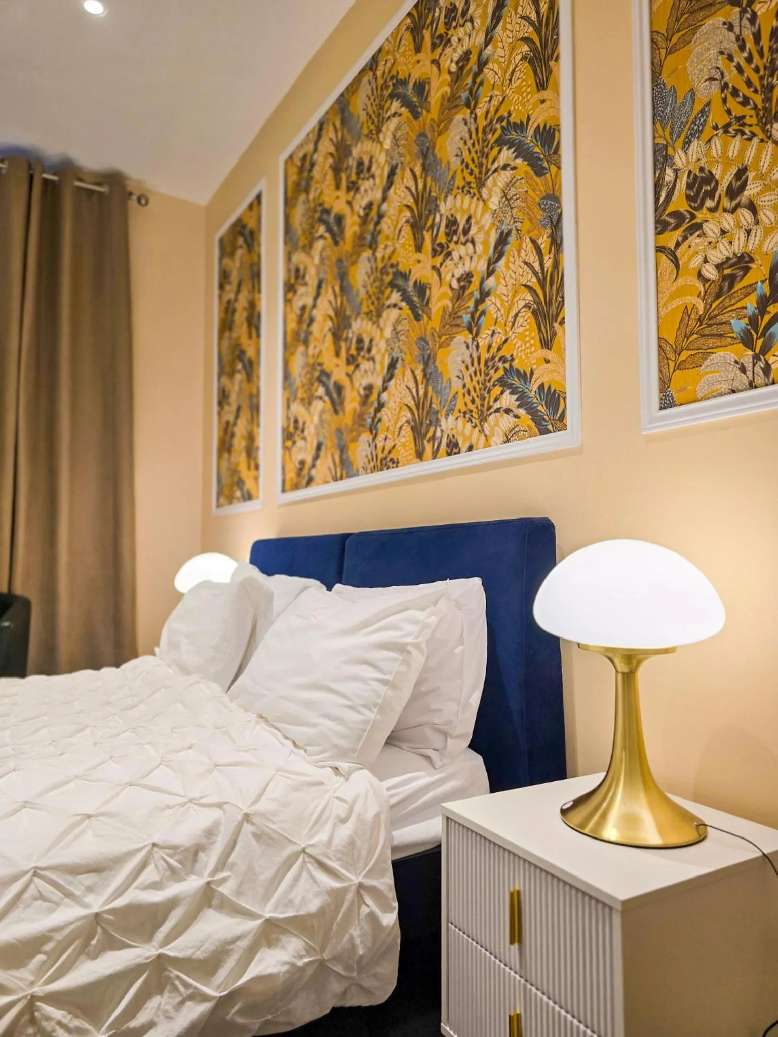 Bed in Hôtel Les Voyageurs