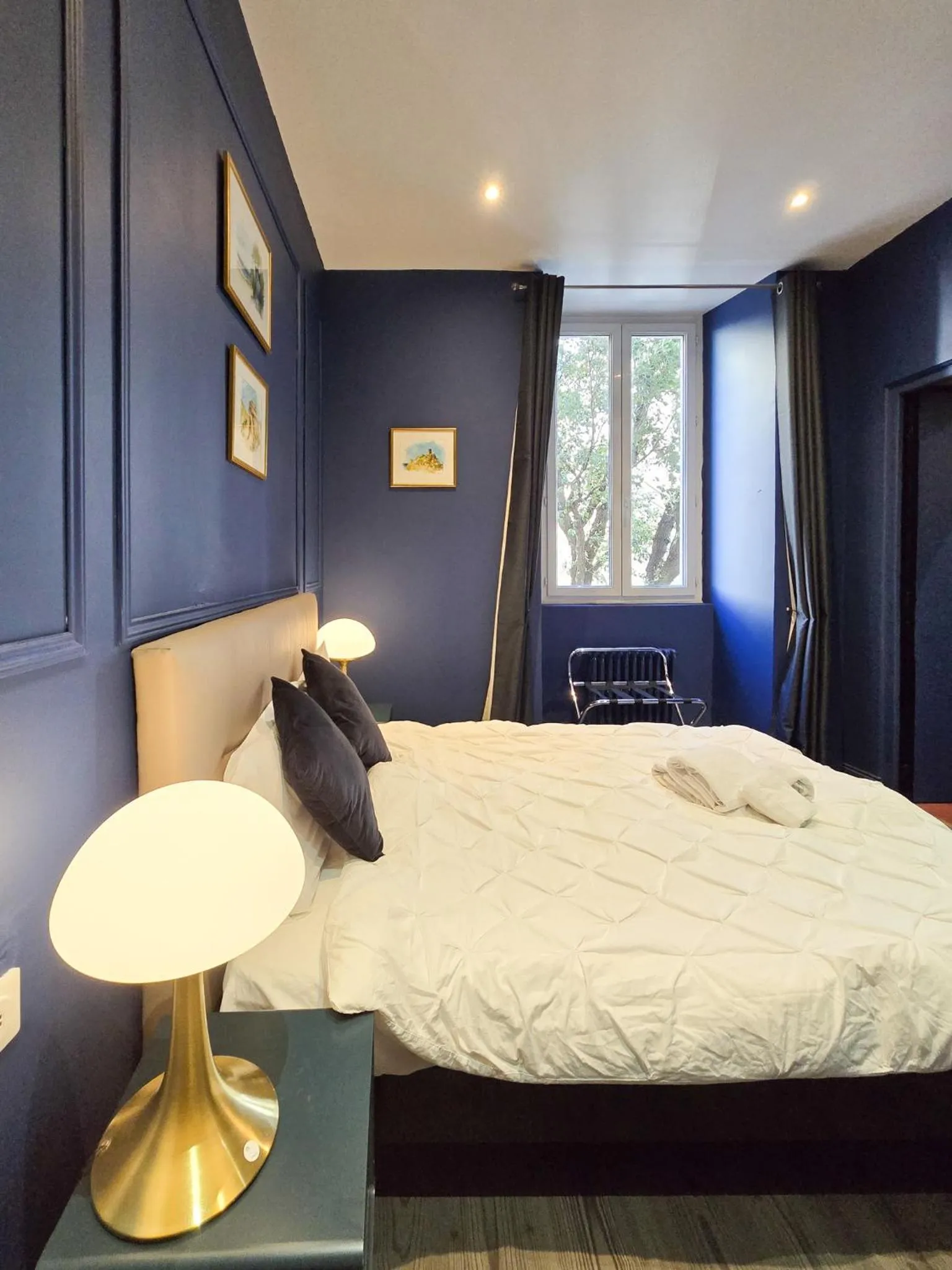 Bed in Hôtel Les Voyageurs