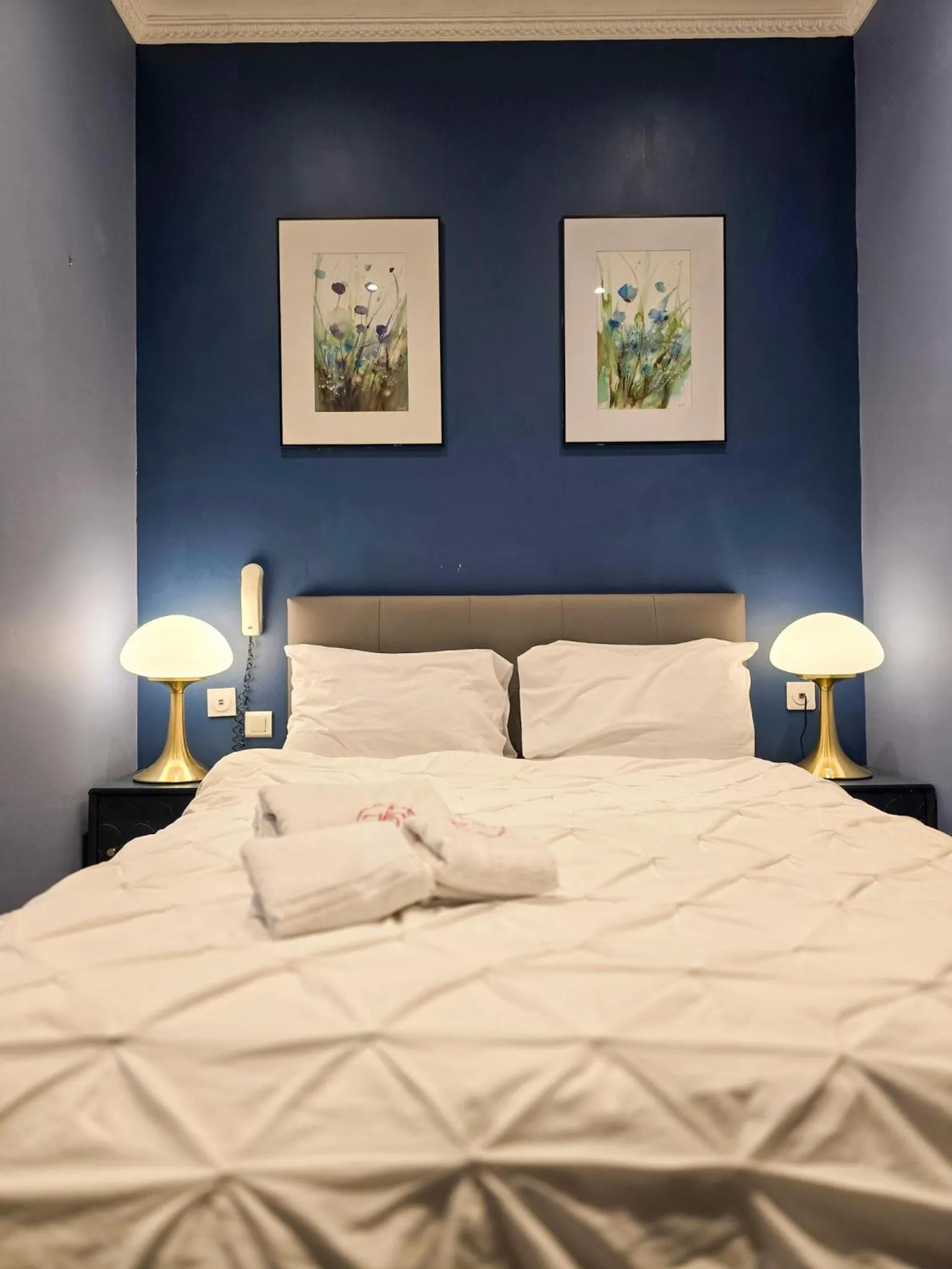 Bed in Hôtel Les Voyageurs