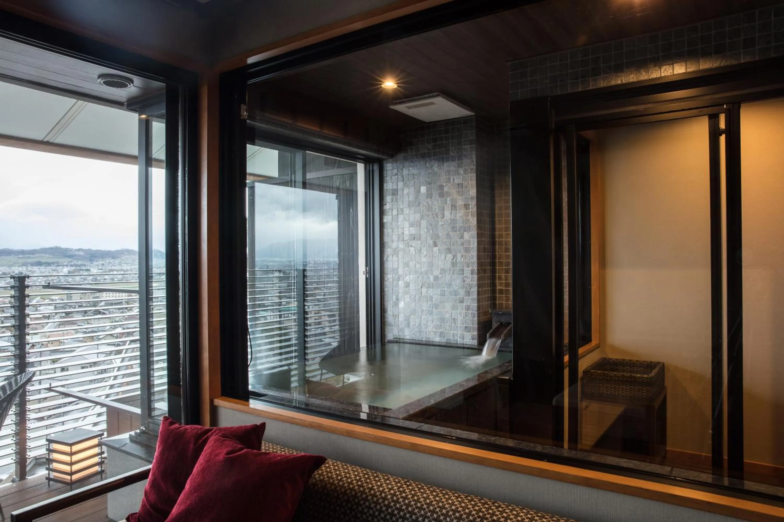 Hot Spring Bath in Shoho