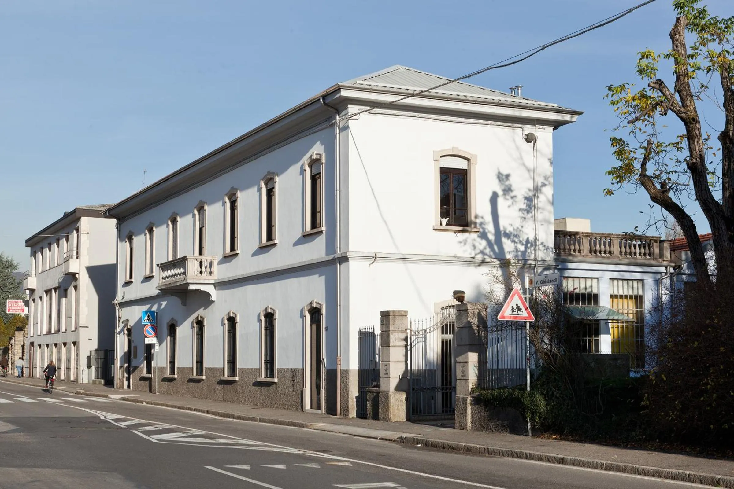 Facade/entrance in GIO'EL Happiness Guest House