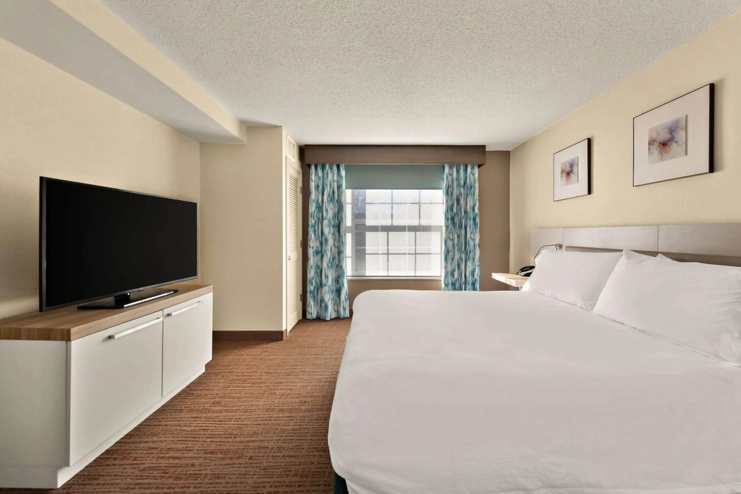 Bed in Hilton Garden Inn Williamsburg