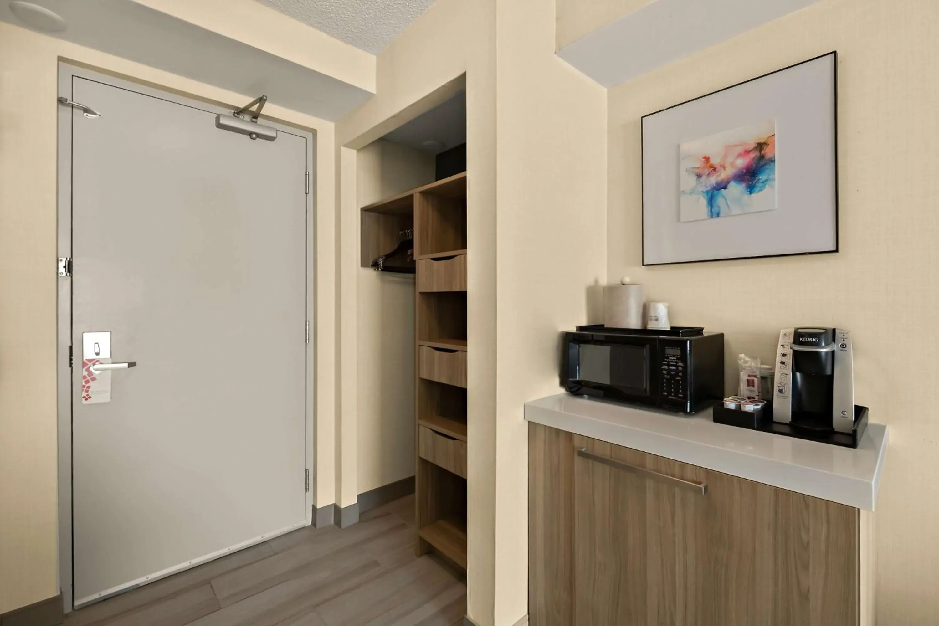 Photo of the whole room in Hilton Garden Inn Williamsburg Photo of the whole room in Hilton Garden Inn Williamsburg