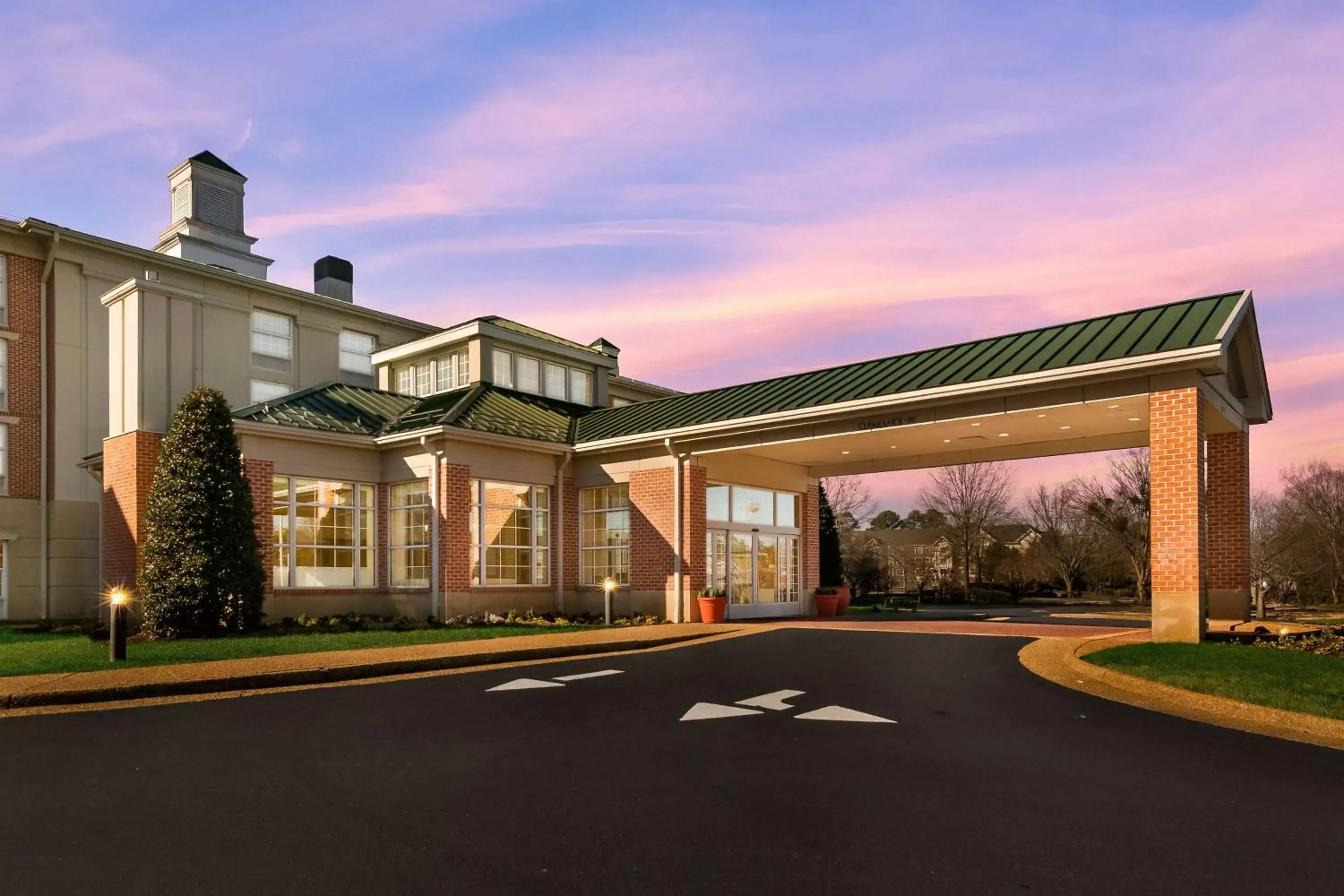 Property building in Hilton Garden Inn Williamsburg Property building in Hilton Garden Inn Williamsburg
