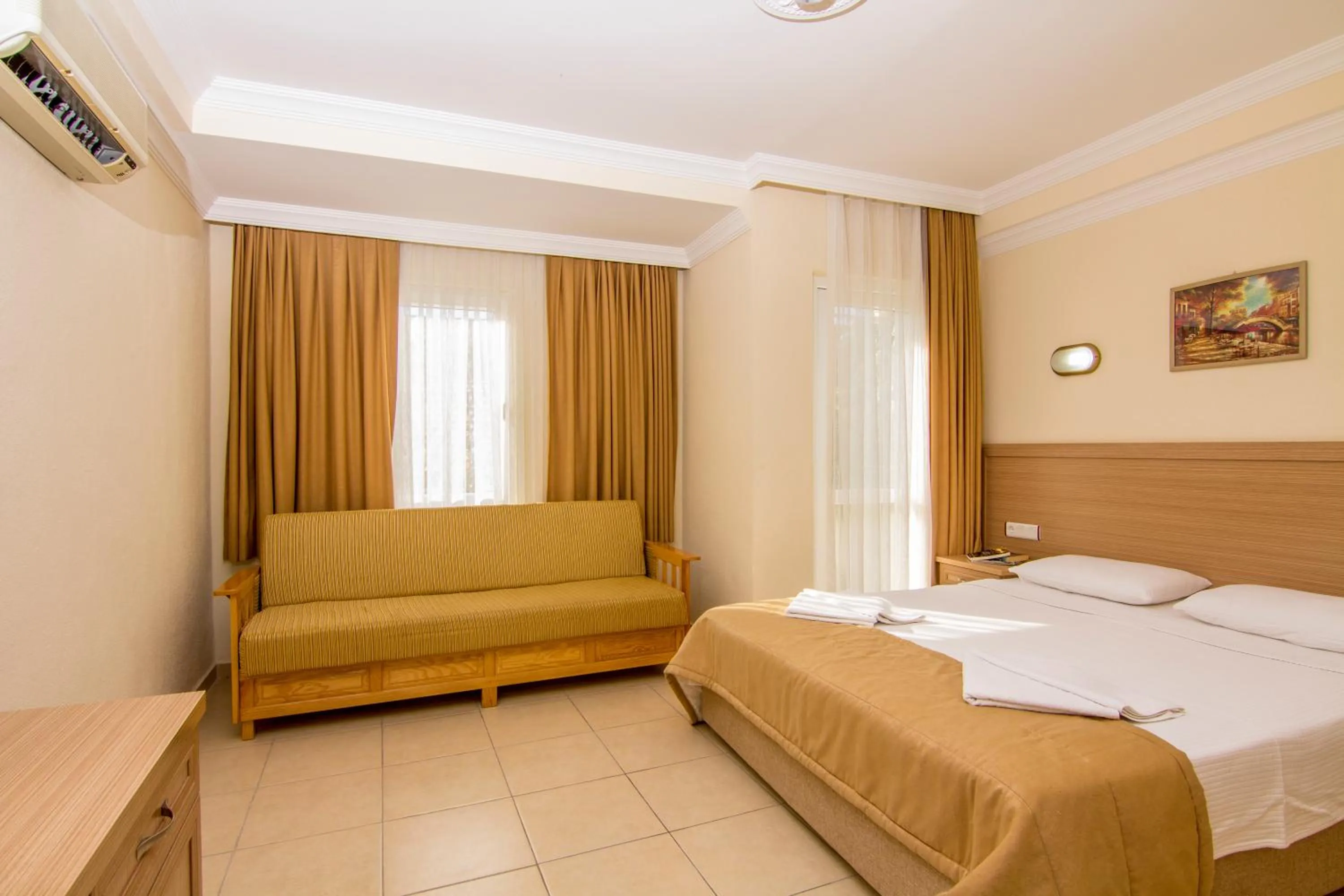 Bed in Hotel Karbel Sun