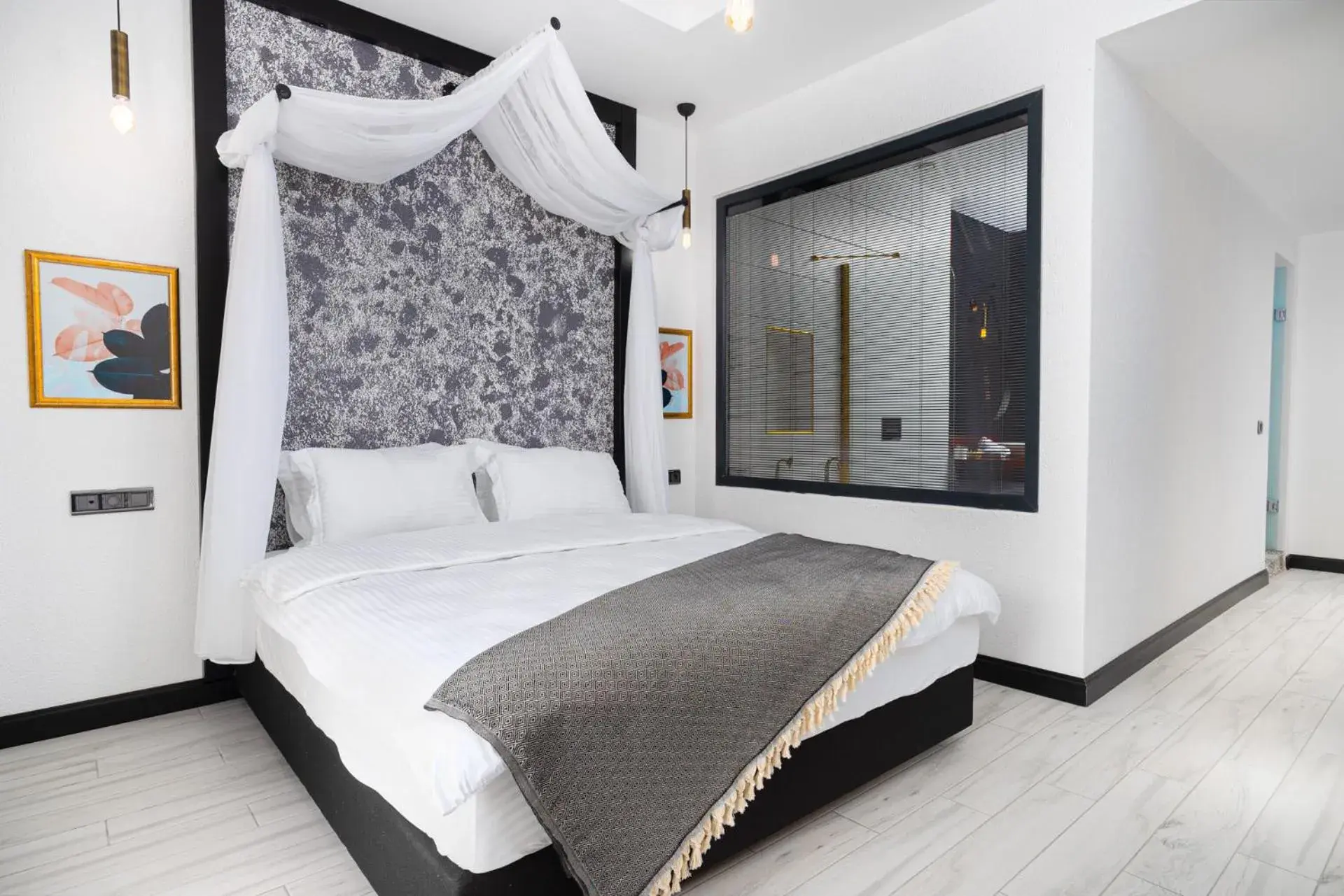 Bathroom, Bed in Hotel Karbel Sun Bathroom, Bed in Hotel Karbel Sun