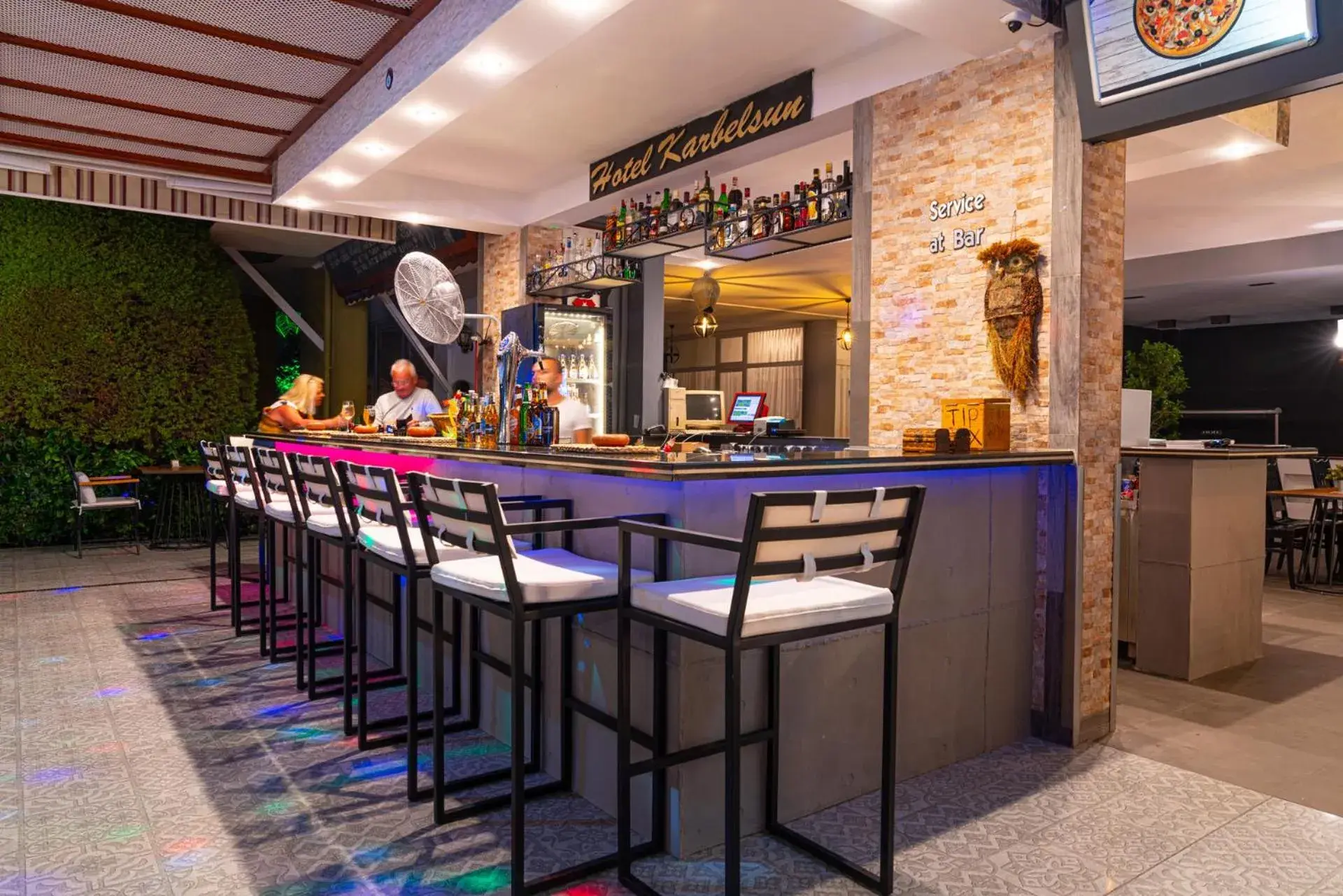 Lounge or bar in Hotel Karbel Sun Lounge or bar in Hotel Karbel Sun