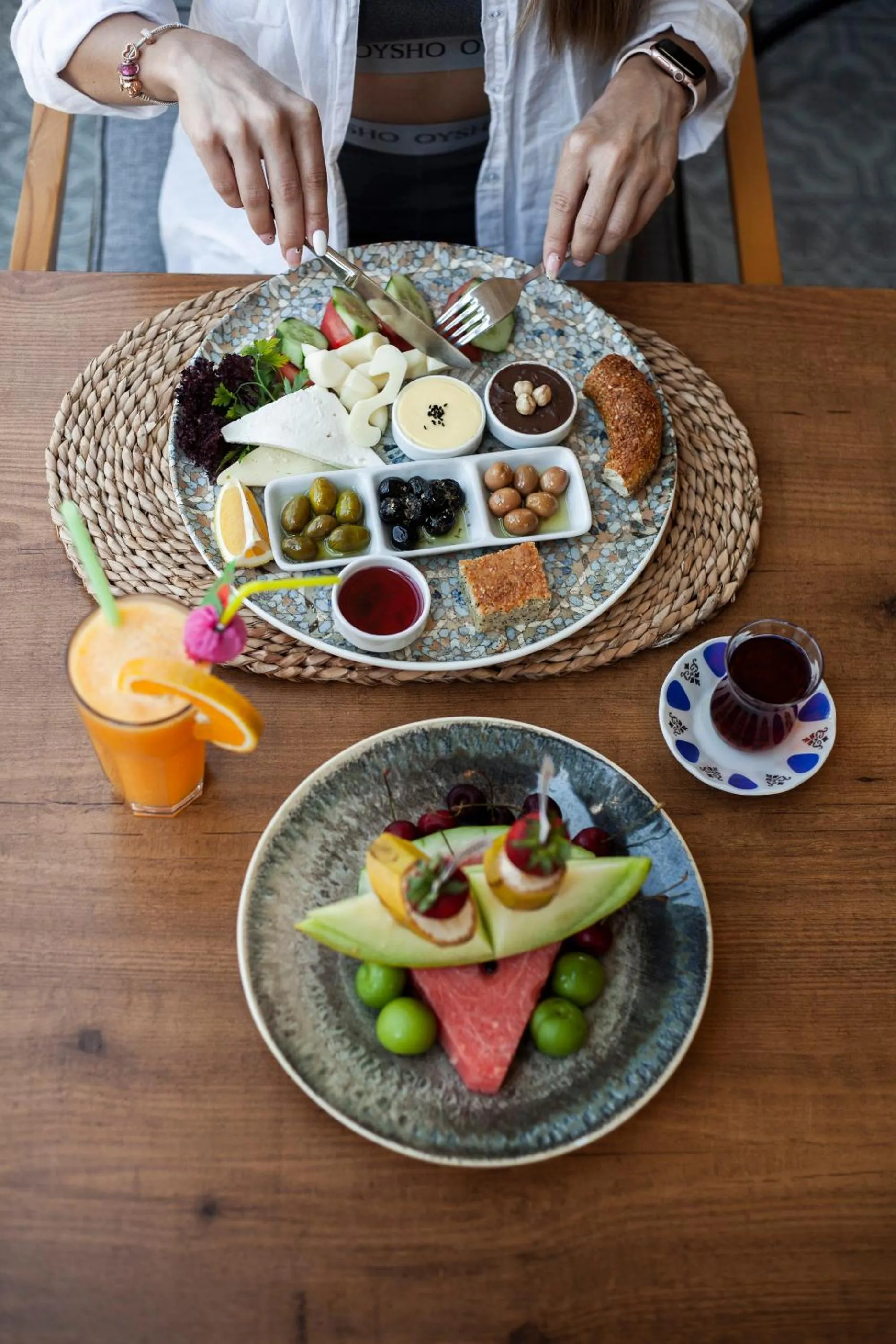 Restaurant/places to eat in Hotel Karbel Sun