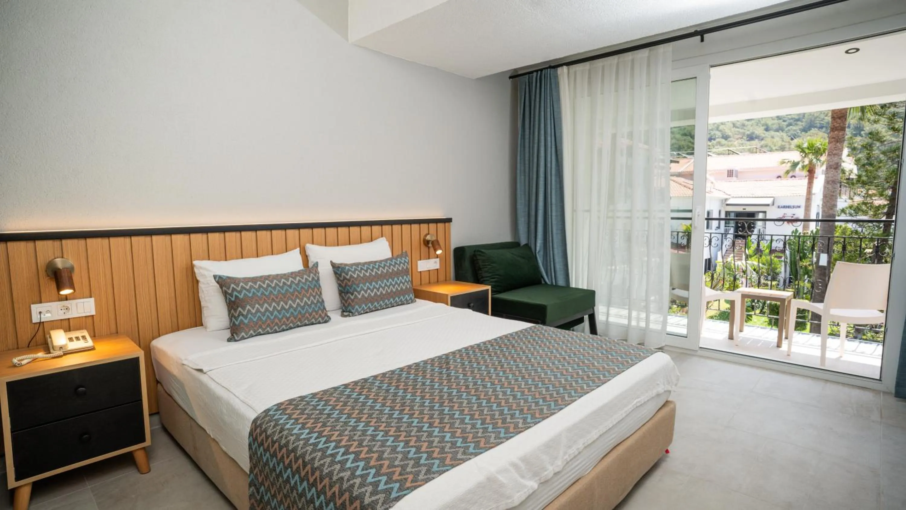 Bed in Hotel Karbel Sun