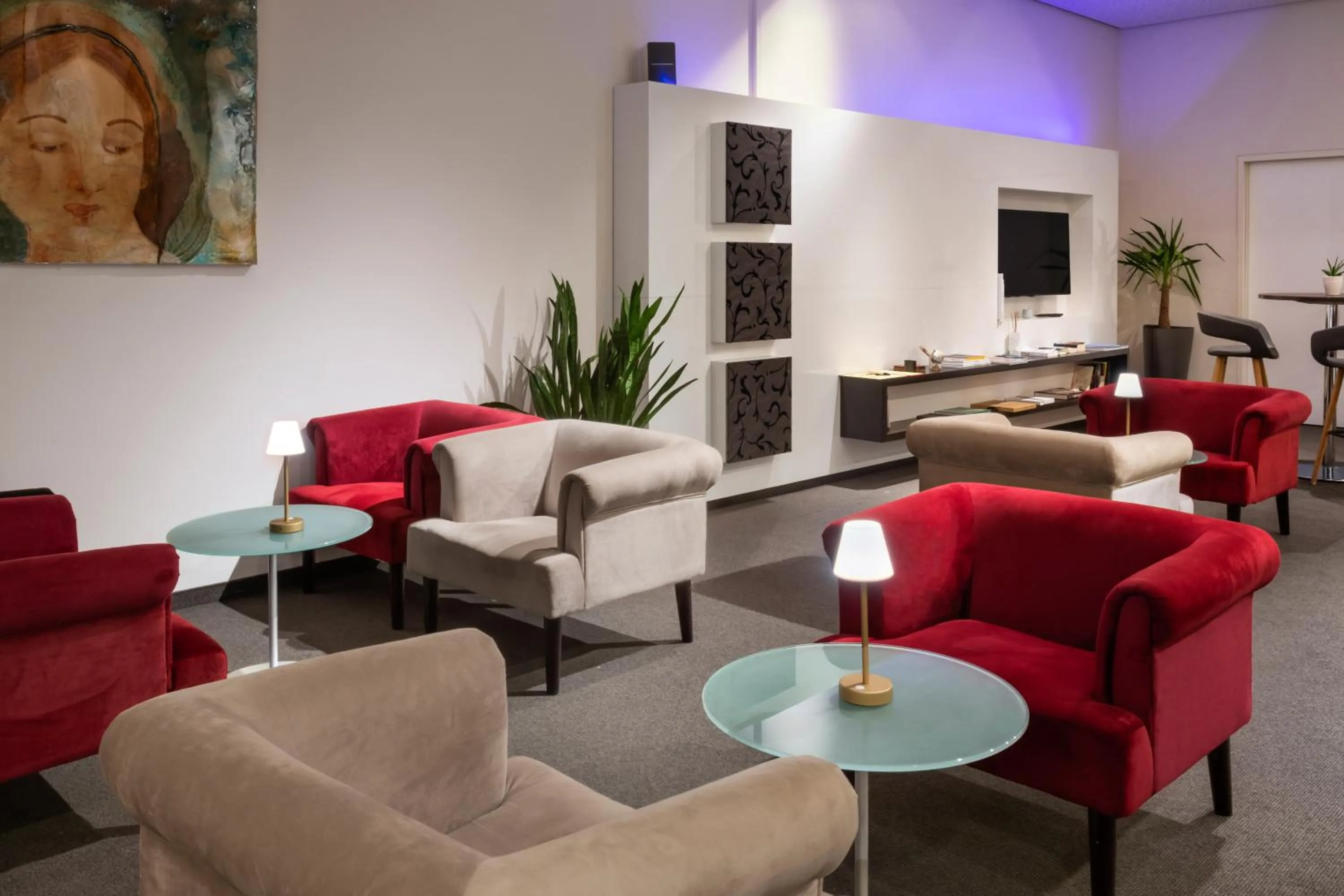 Communal lounge/ TV room in Melia Luxembourg