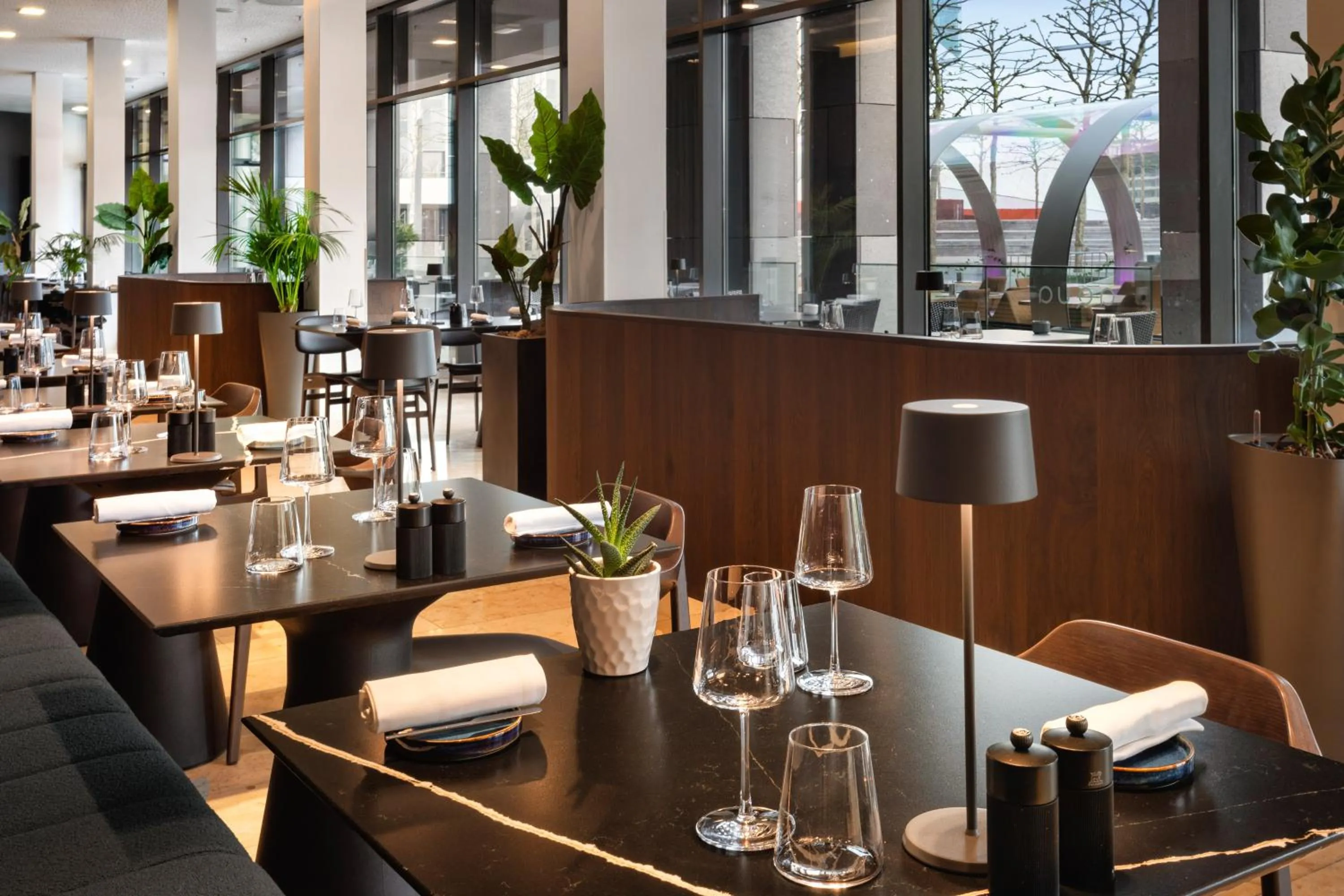 Restaurant/places to eat in Melia Luxembourg