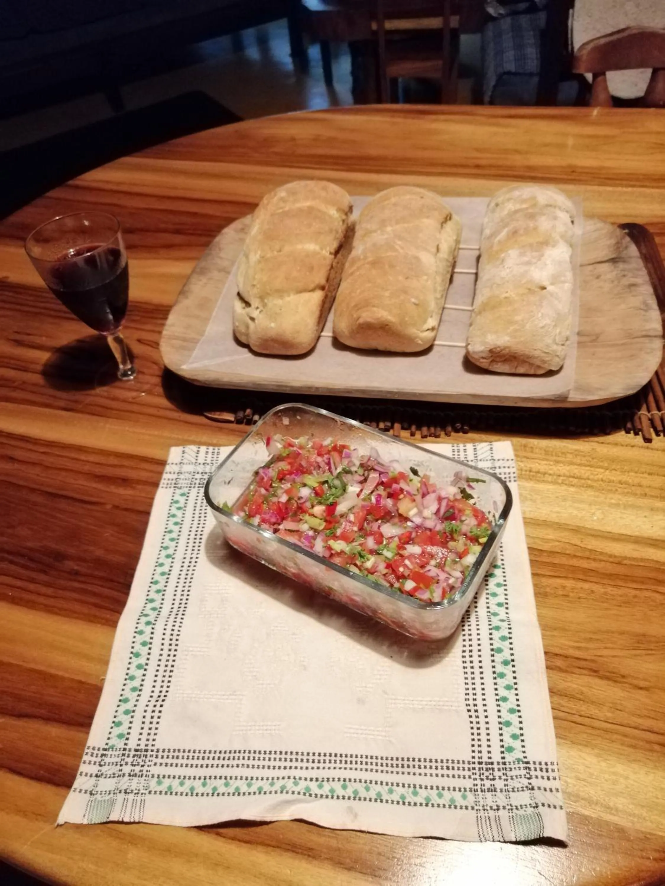 Food and drinks in Aves de Tierras Altas