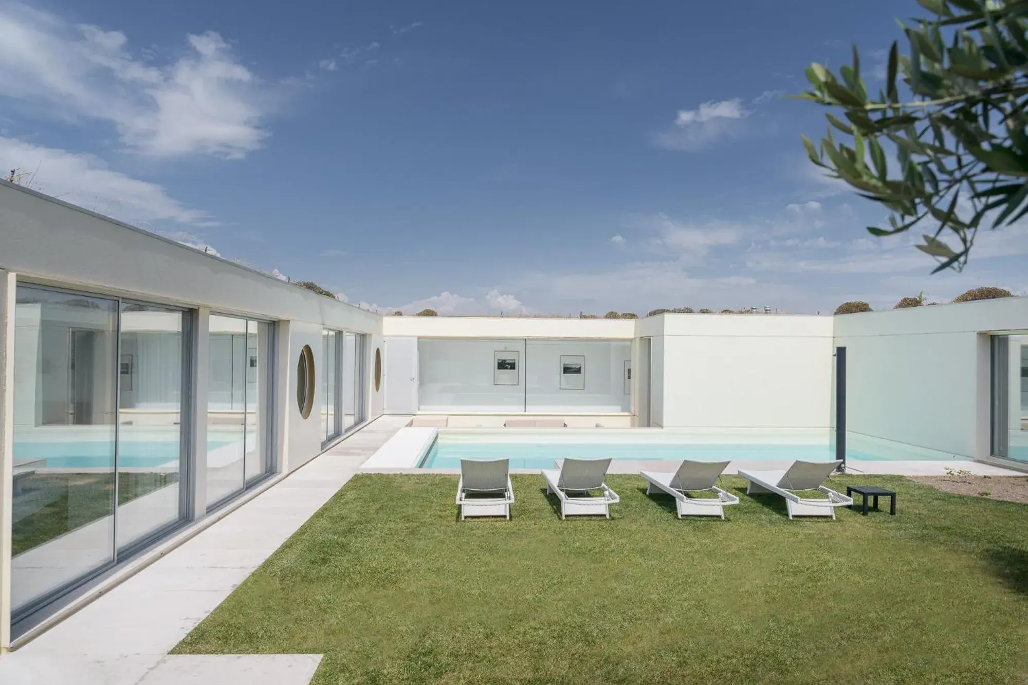 Four-Bedroom Villa with Private Pool in Bom Sucesso Resort Four-Bedroom Villa with Private Pool in Bom Sucesso Resort