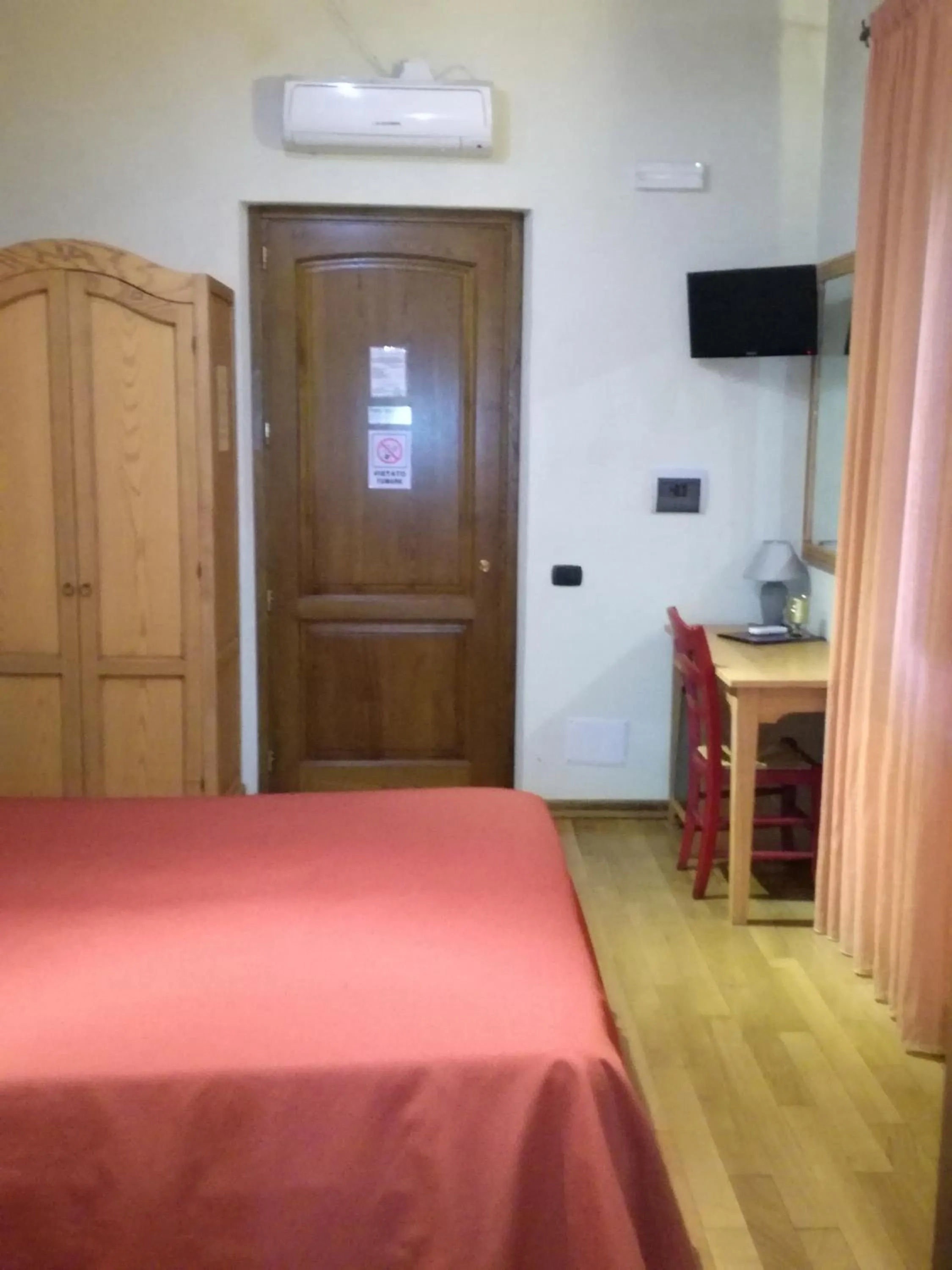 Single Room in Albergo Arinde