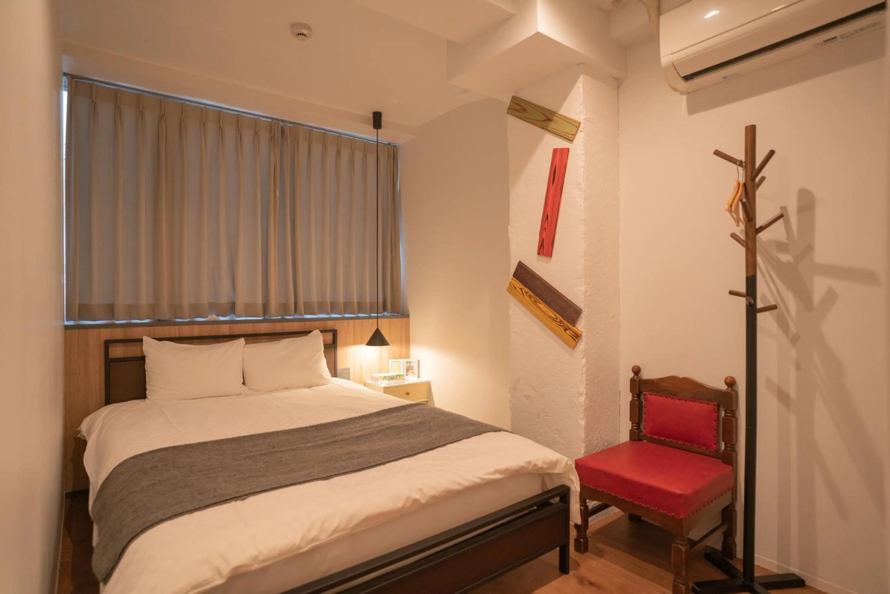 Bed in Yeah Room Namba