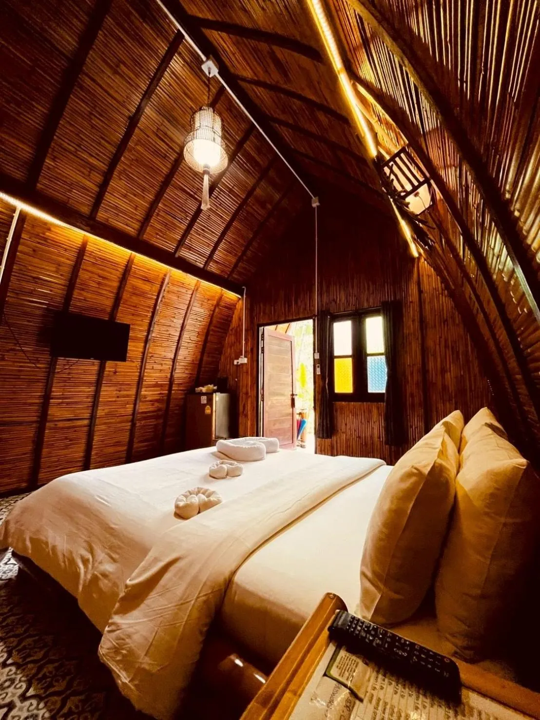 Photo of the whole room, Bed in Cicada Lanta