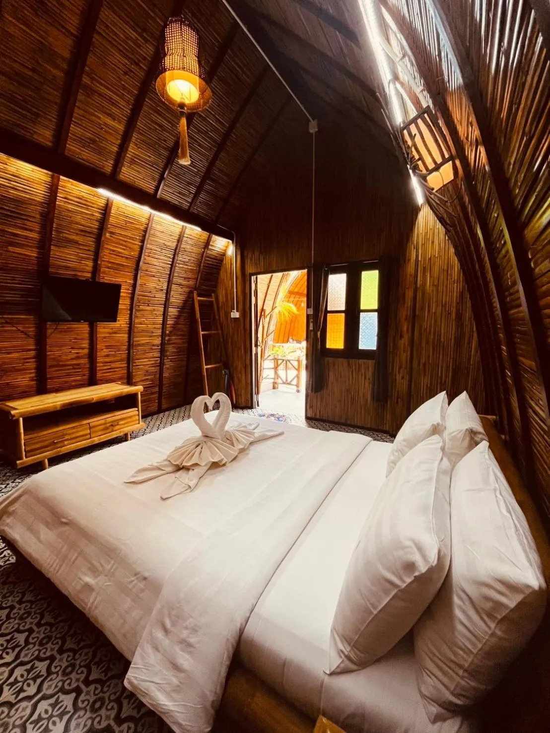 Bedroom, Bed in Cicada Lanta