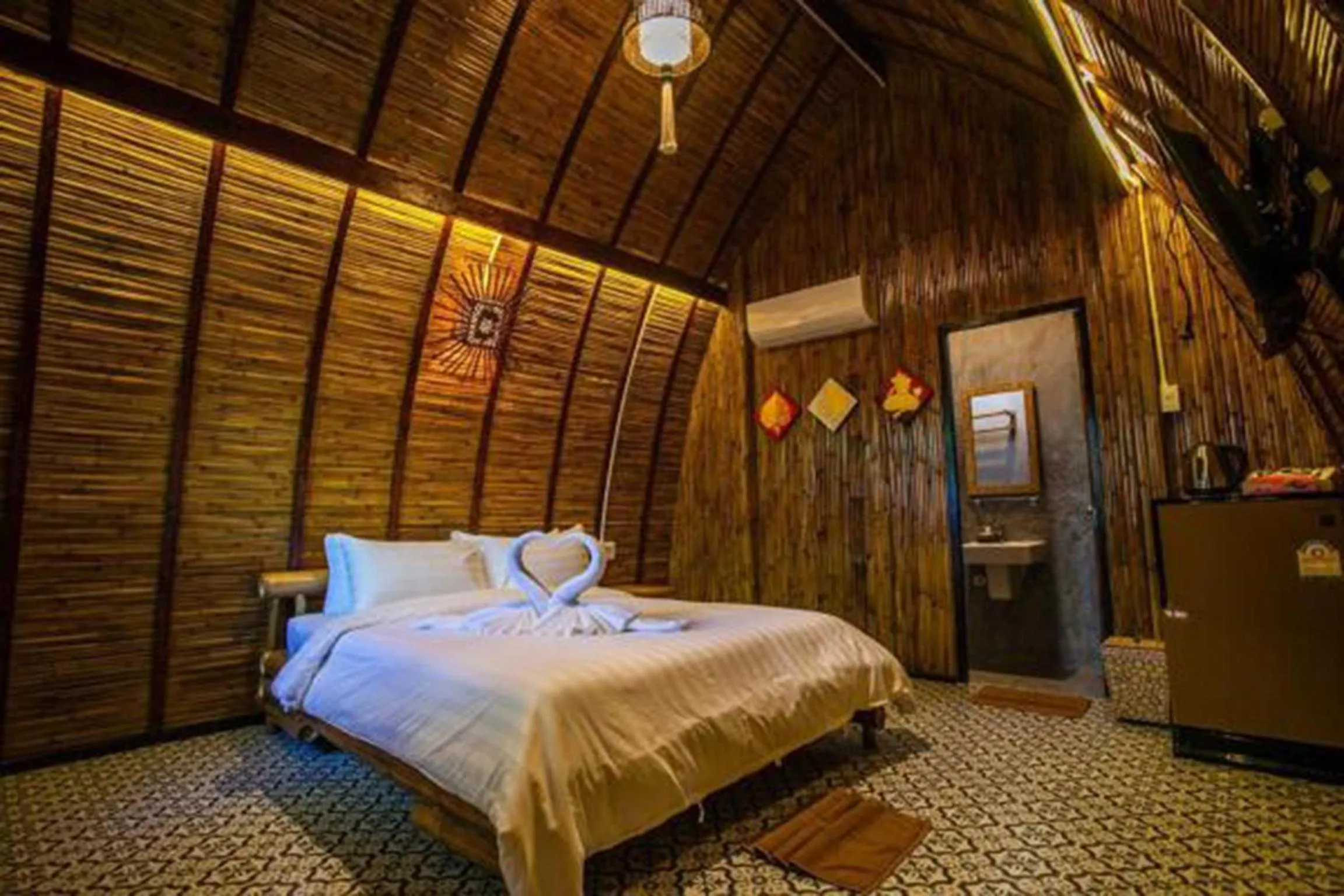 Photo of the whole room, Bed in Cicada Lanta