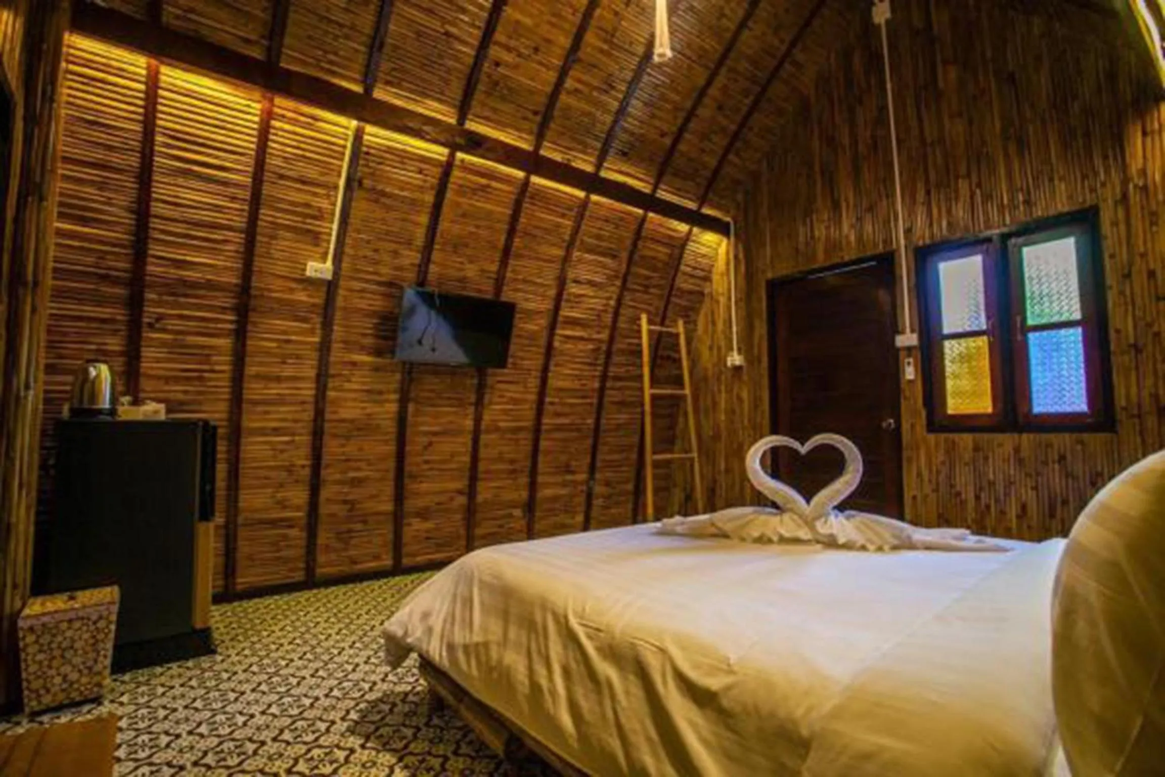 Photo of the whole room, Bed in Cicada Lanta